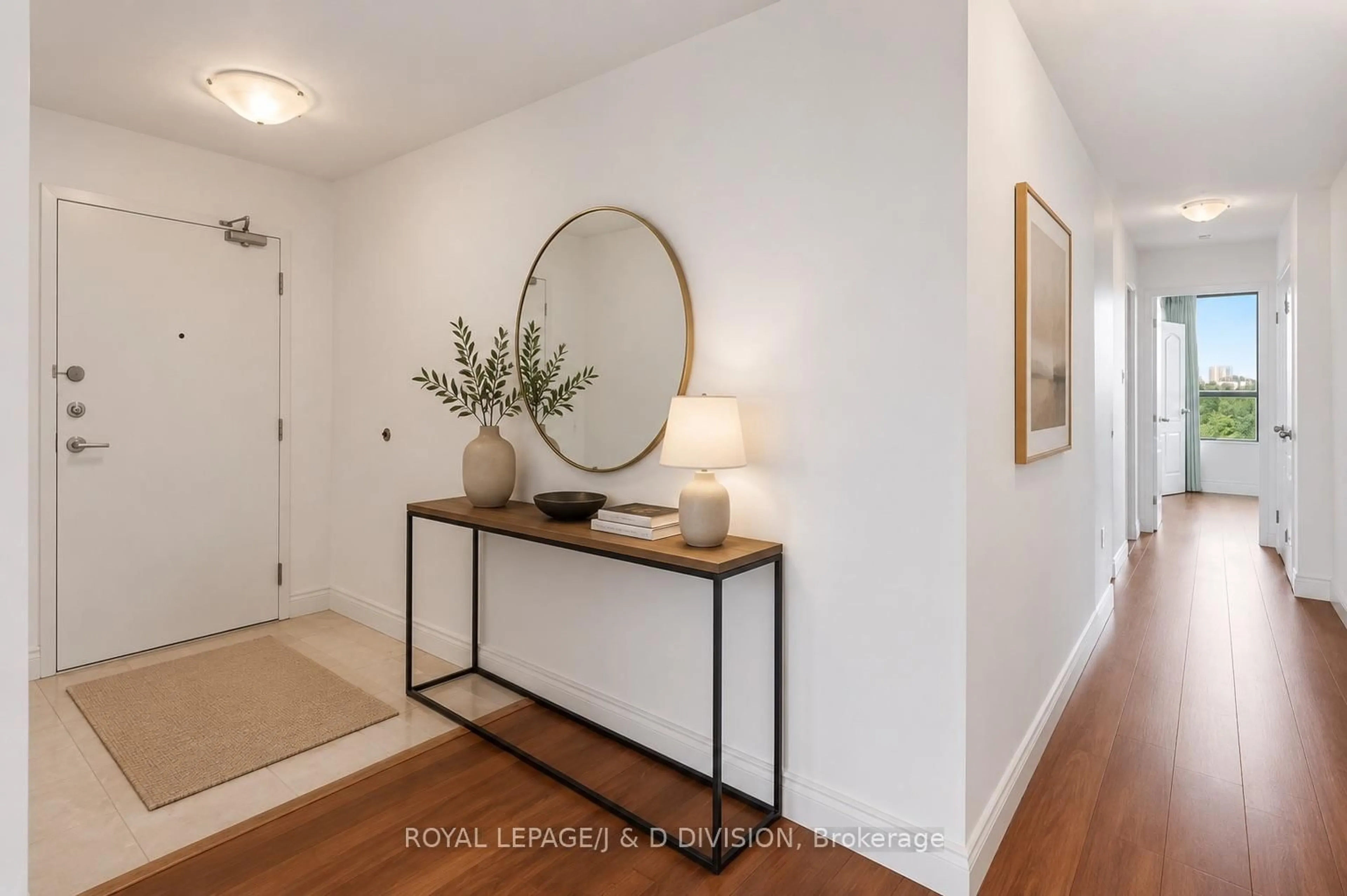 Indoor entryway for 100 Canyon Ave #701, Toronto Ontario M3H 5T9