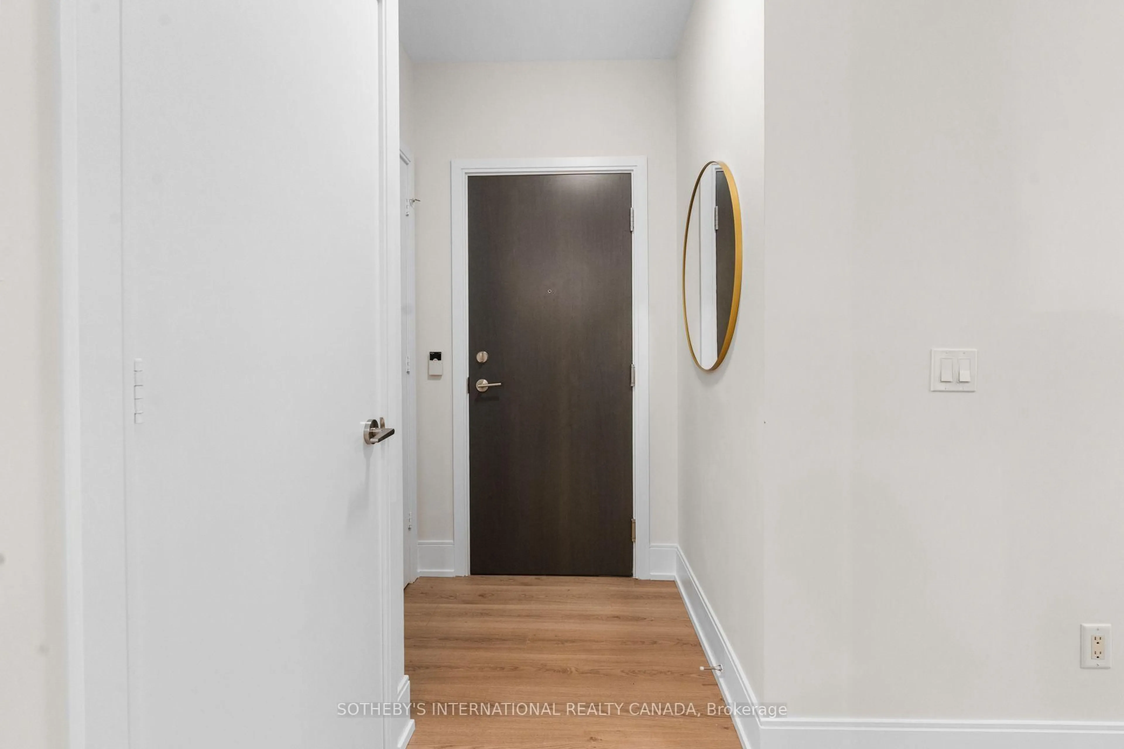 Indoor entryway for 181 Wynford Dr #1405, Toronto Ontario M3C 0C6