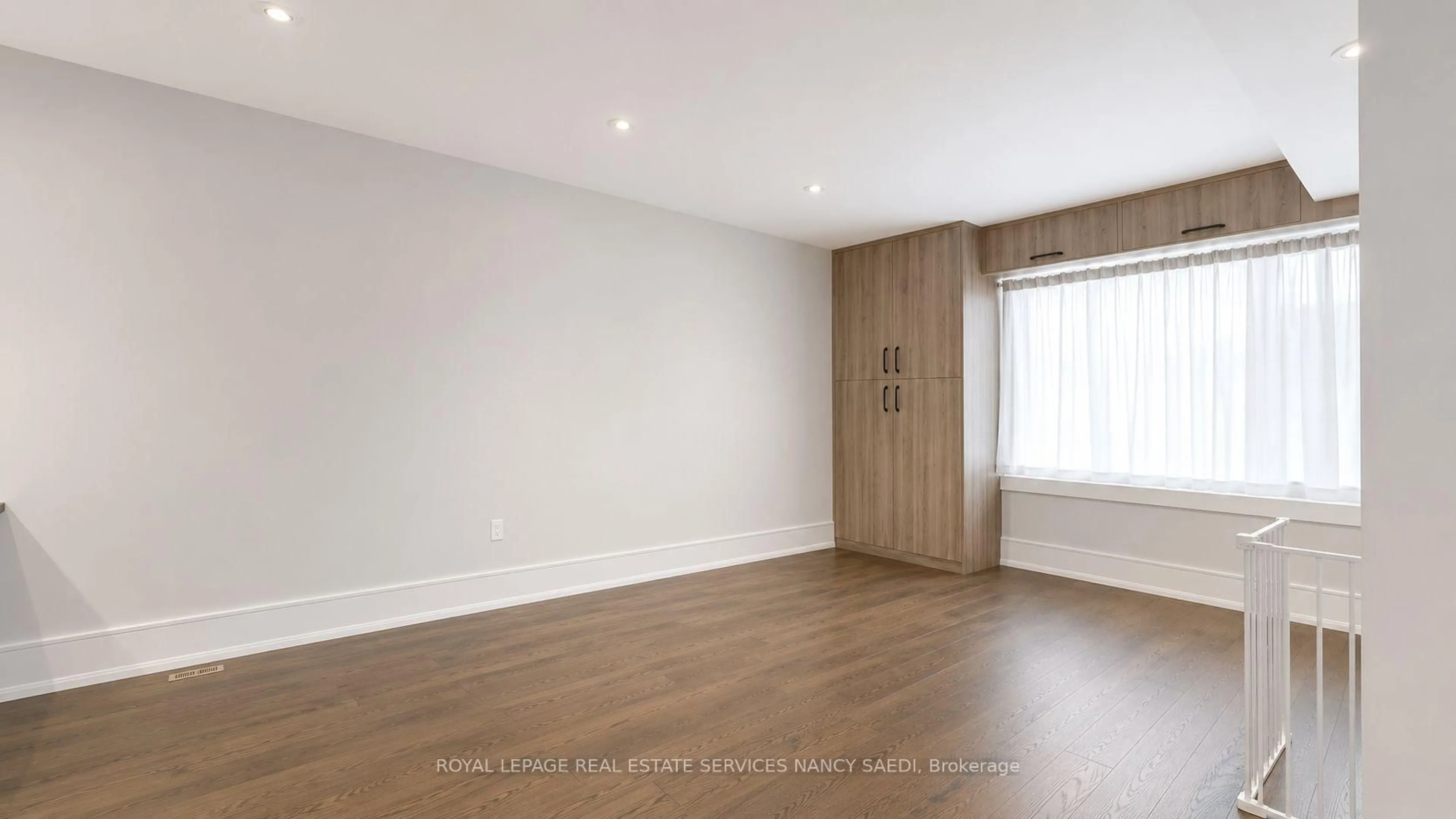 A pic of a room for 72 Mann Ave, Toronto Ontario M4S 2Y3