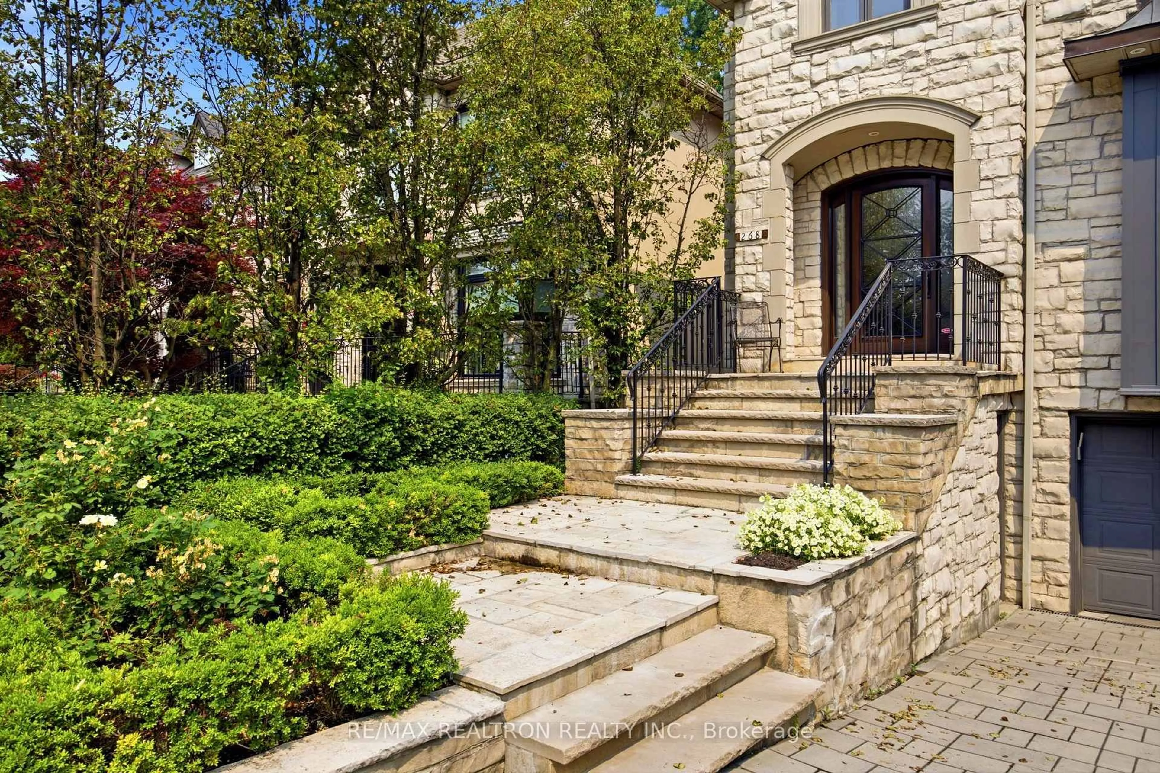 Home with brick exterior material, street for 268 Brooke Ave, Toronto Ontario M5M 2L2