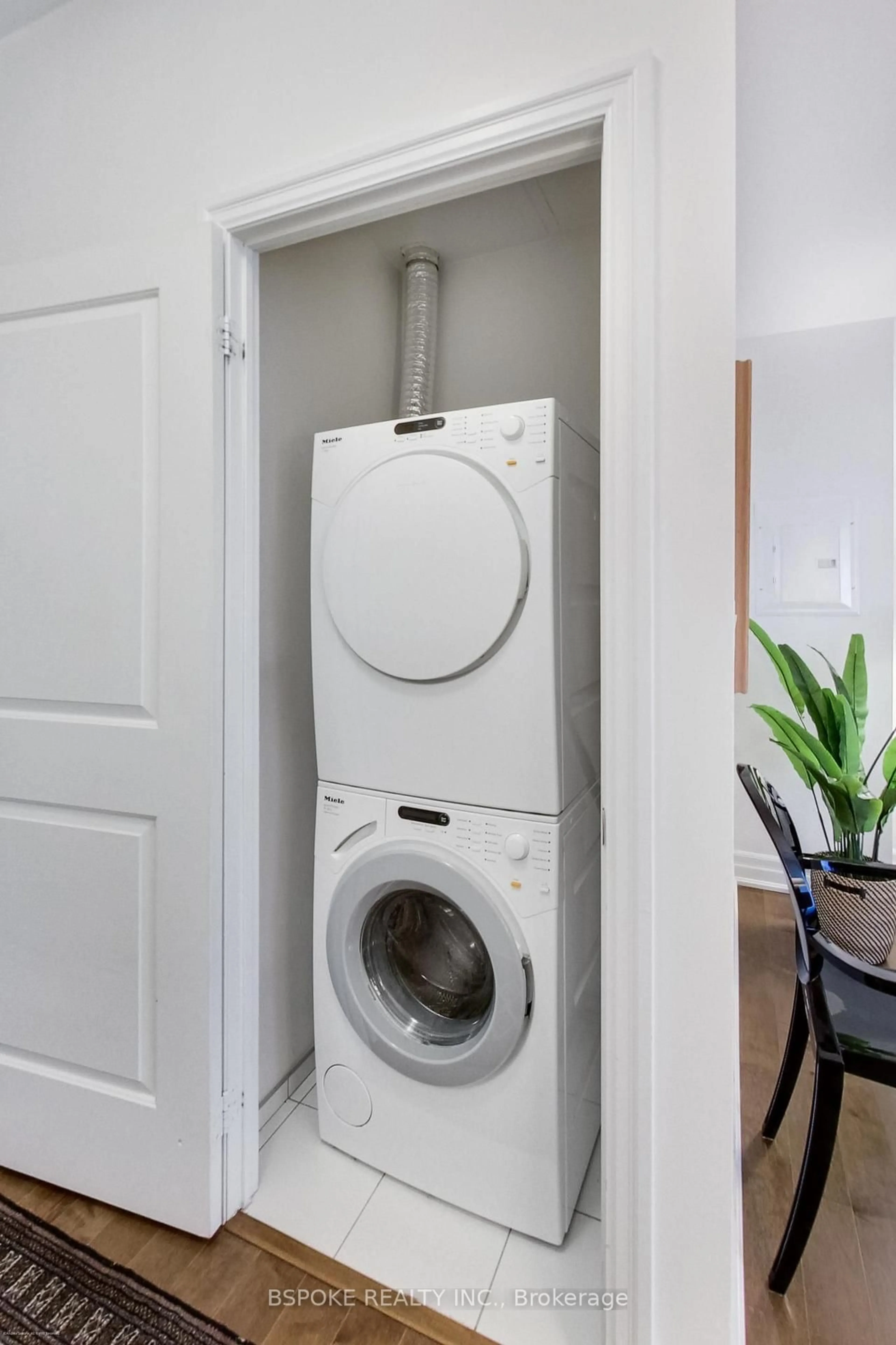 Laundry room for 8 The Esplanade Ave #1502, Toronto Ontario M5E 0A6