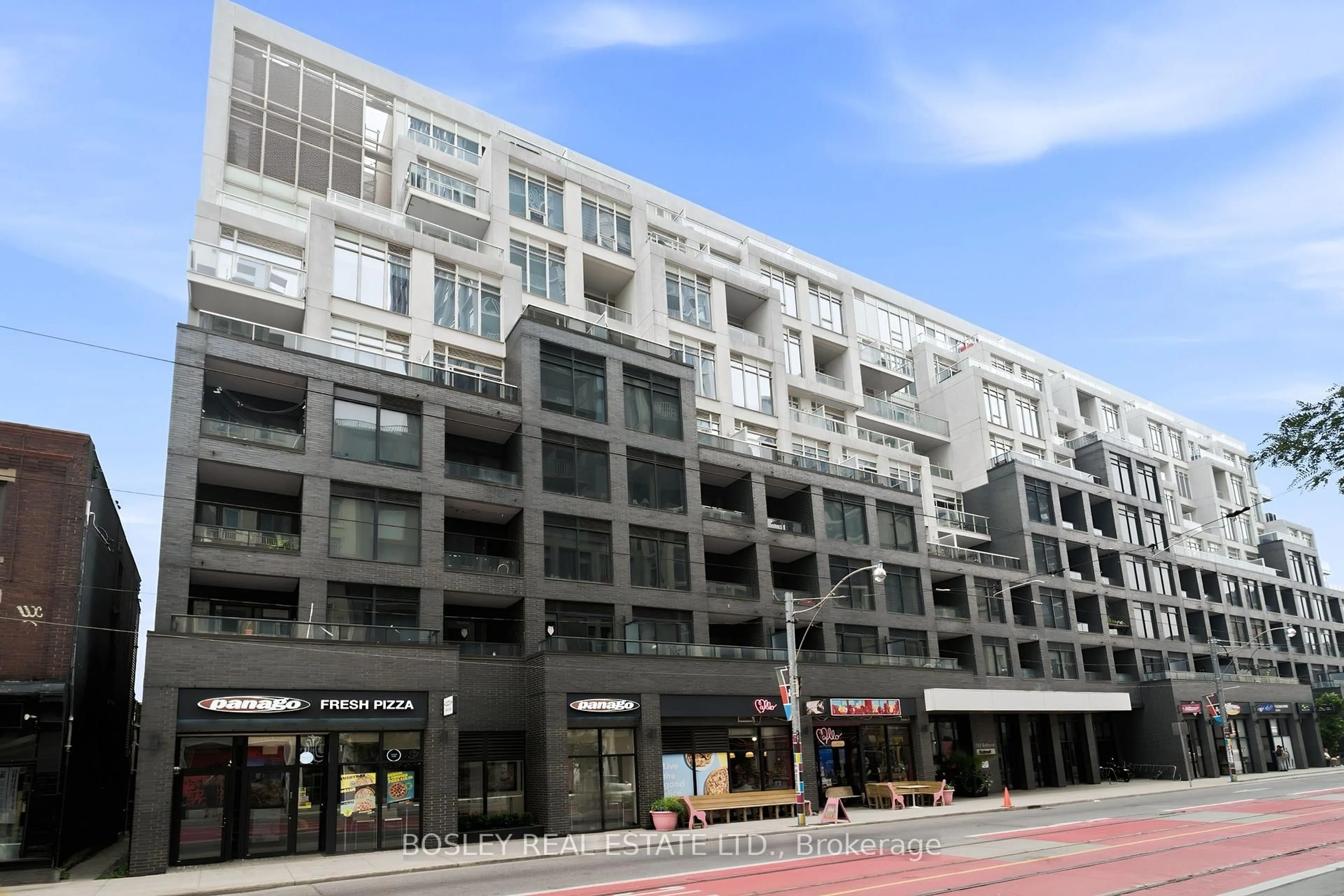 Patio, building for 783 Bathurst St #314, Toronto Ontario M5S 1Z5