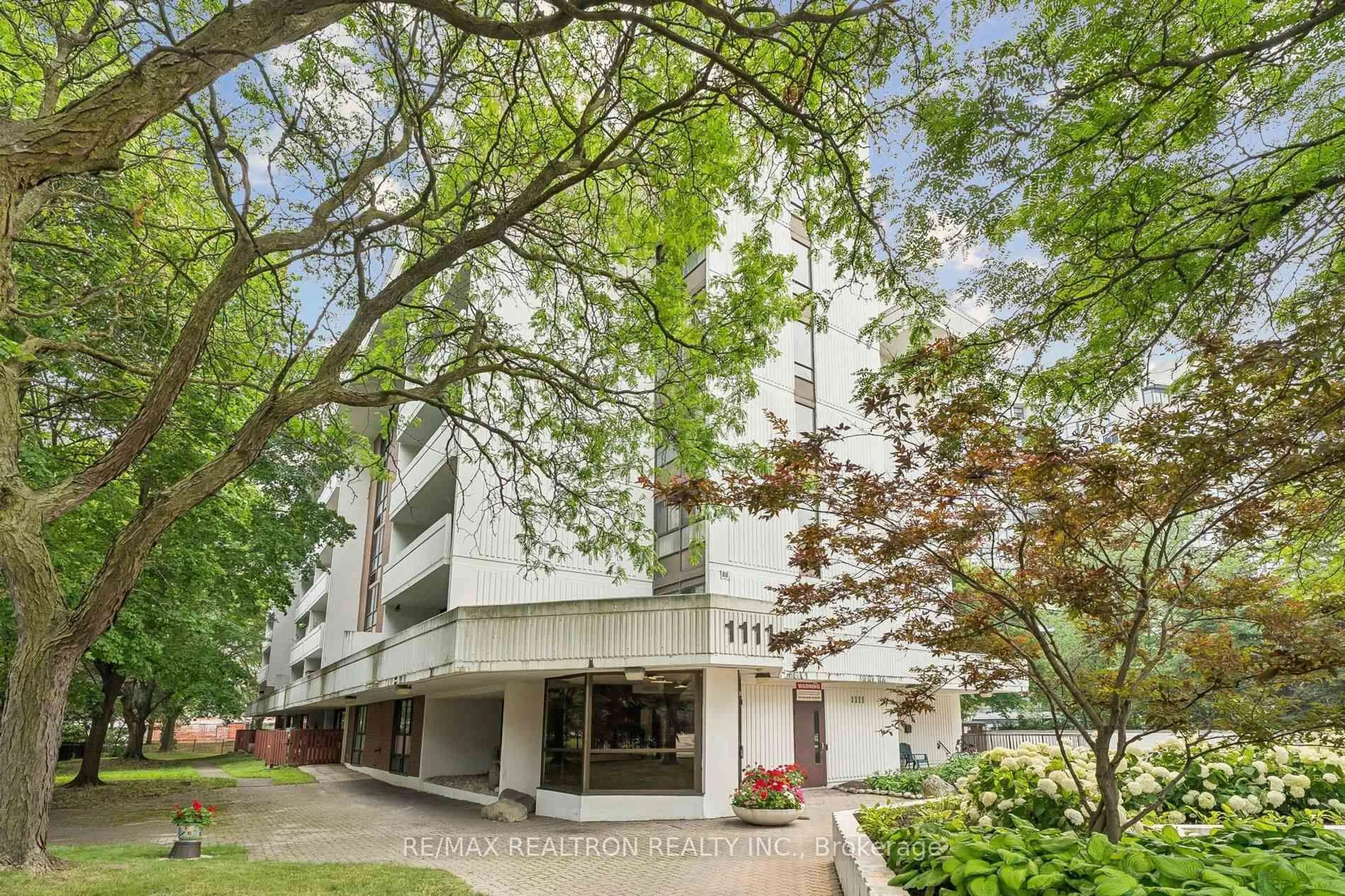 Unknown for 1111 Steeles Ave #307, Toronto Ontario M2R 3M9