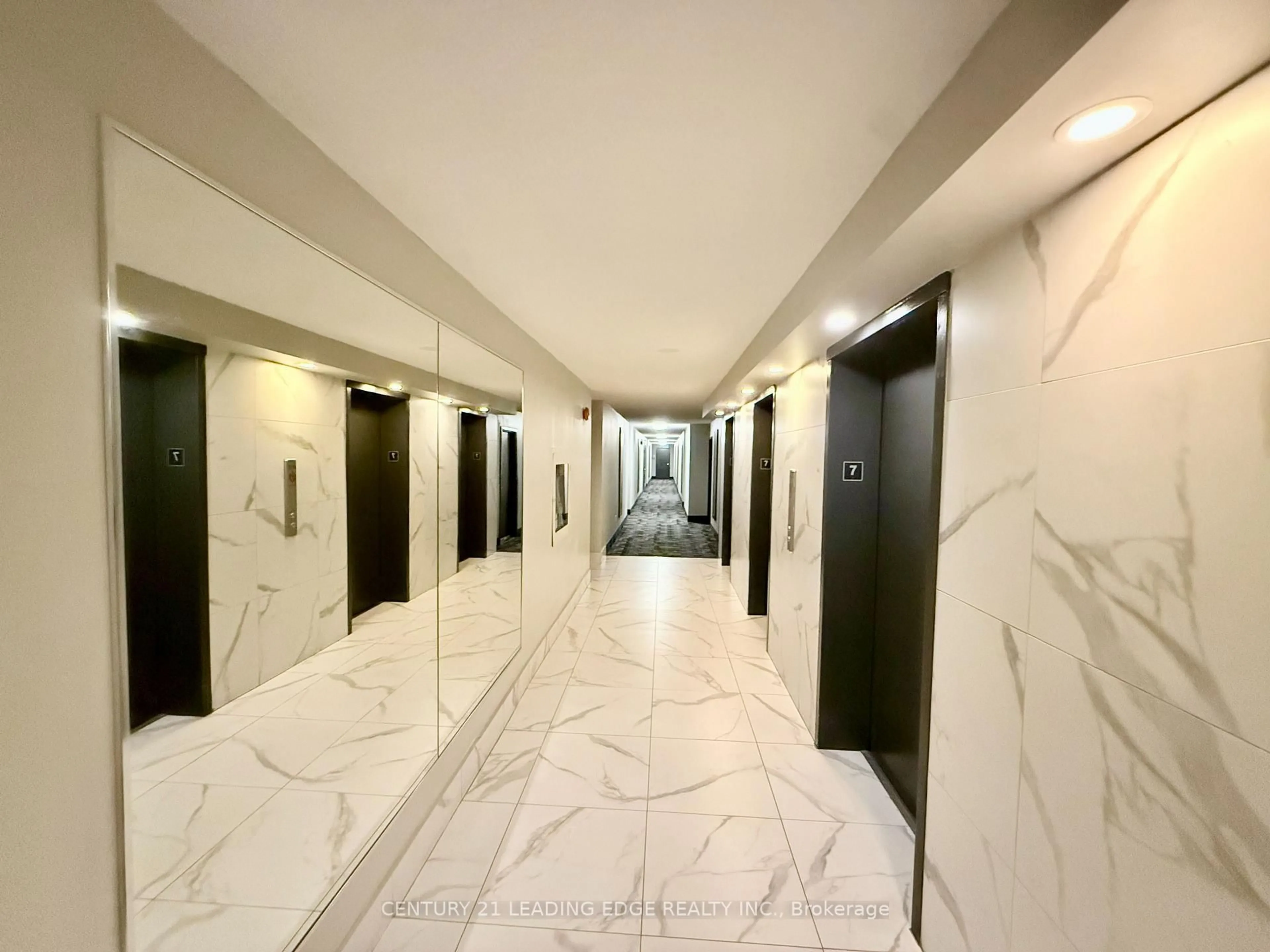 Indoor foyer for 45 Sunrise Ave #701, Toronto Ontario M4A 2S3