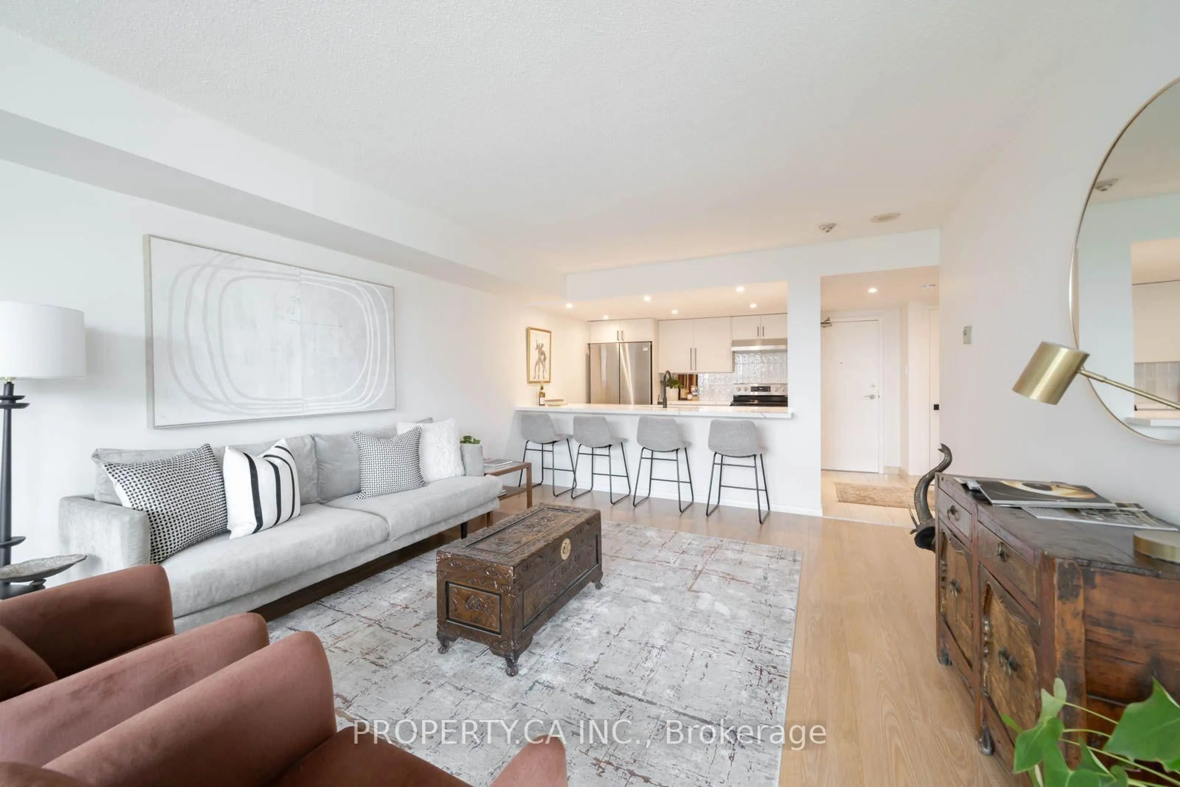 Living room with furniture, unknown for 77 Harbour Sq #1111, Toronto Ontario M5J 2S2