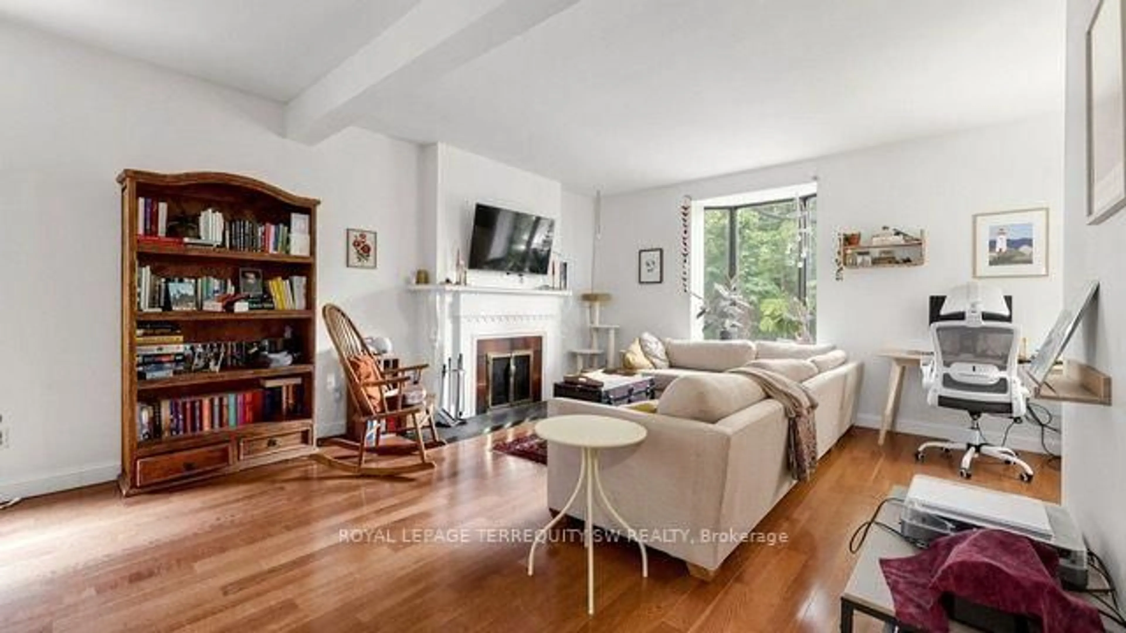 Living room with furniture, unknown for 29 Winchester St, Toronto Ontario M4X 1A6