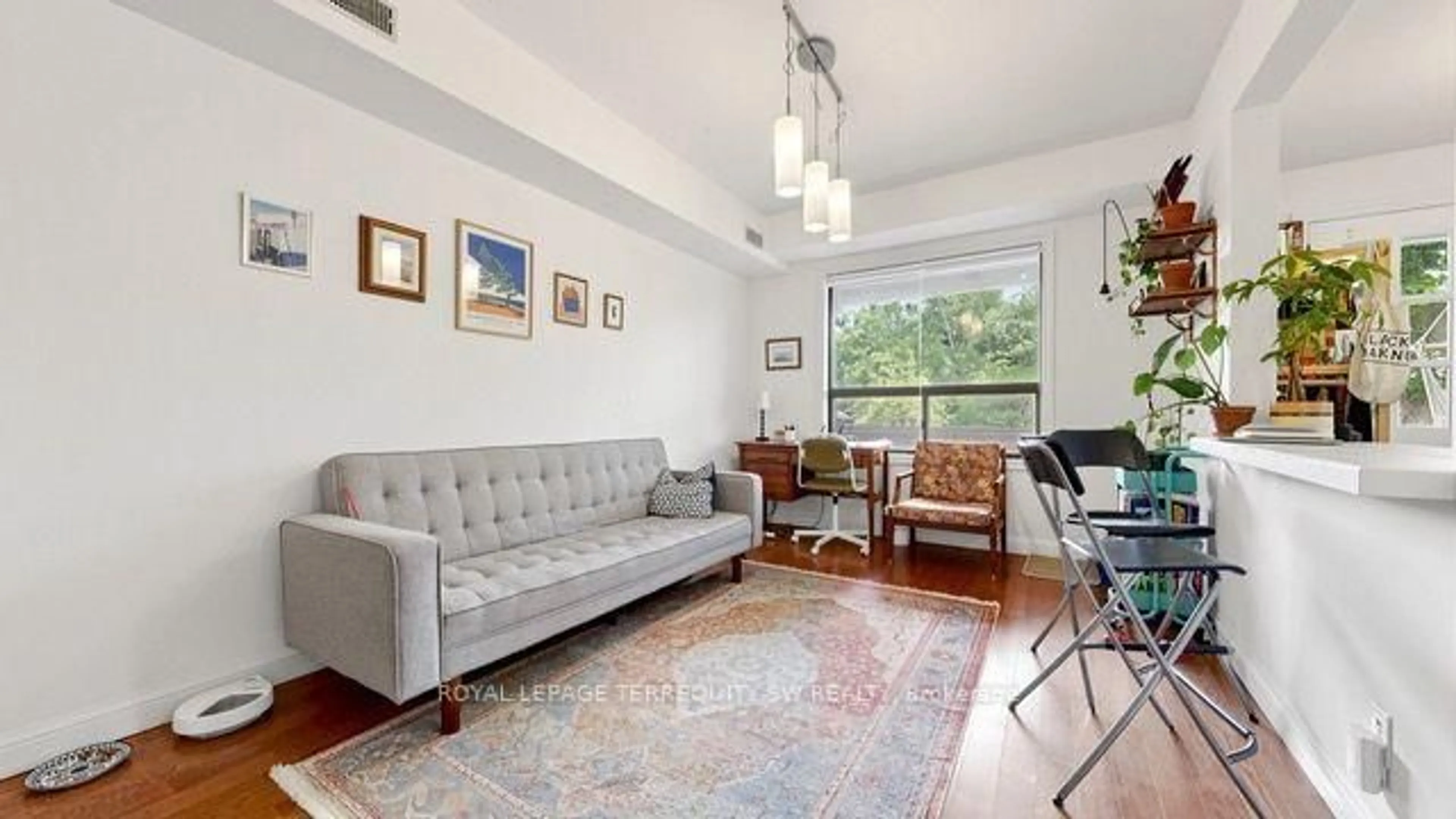 Living room with furniture, unknown for 29 Winchester St, Toronto Ontario M4X 1A6