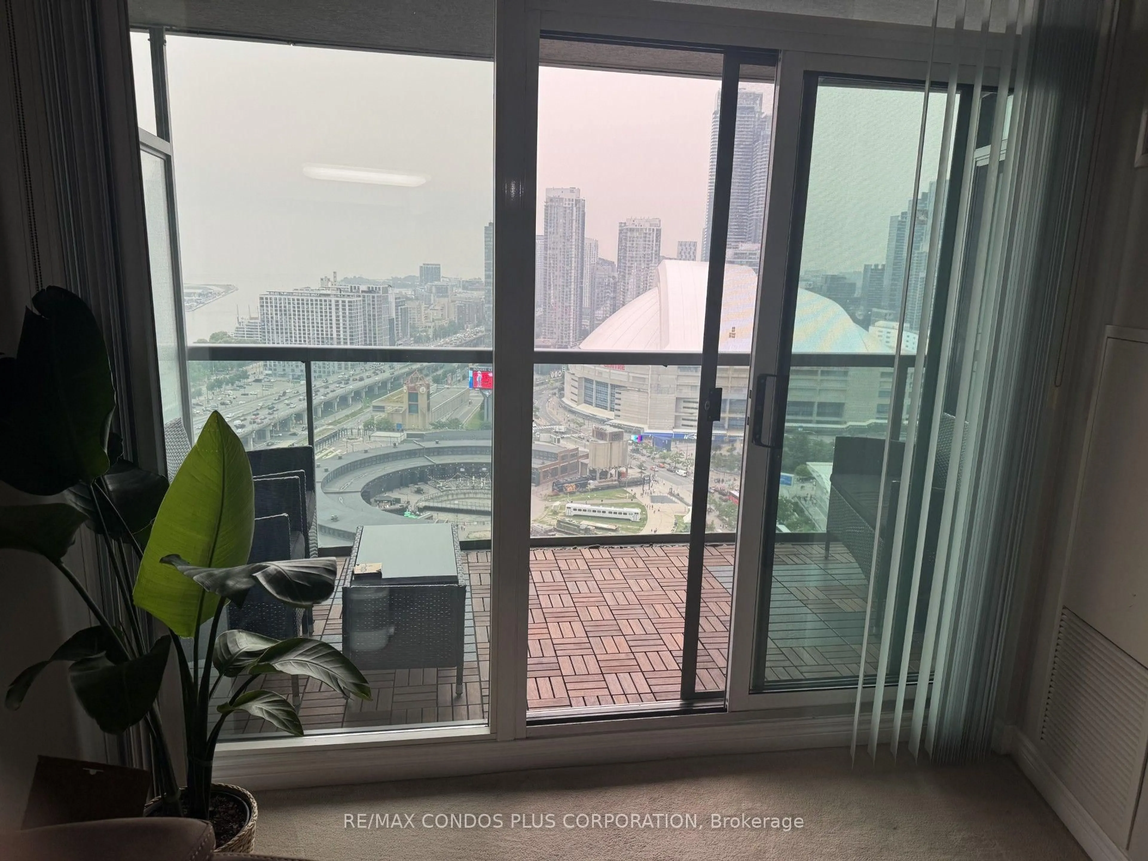 Unknown for 30 GRAND TRUNK Cres #3712, Toronto Ontario M5J 3A4