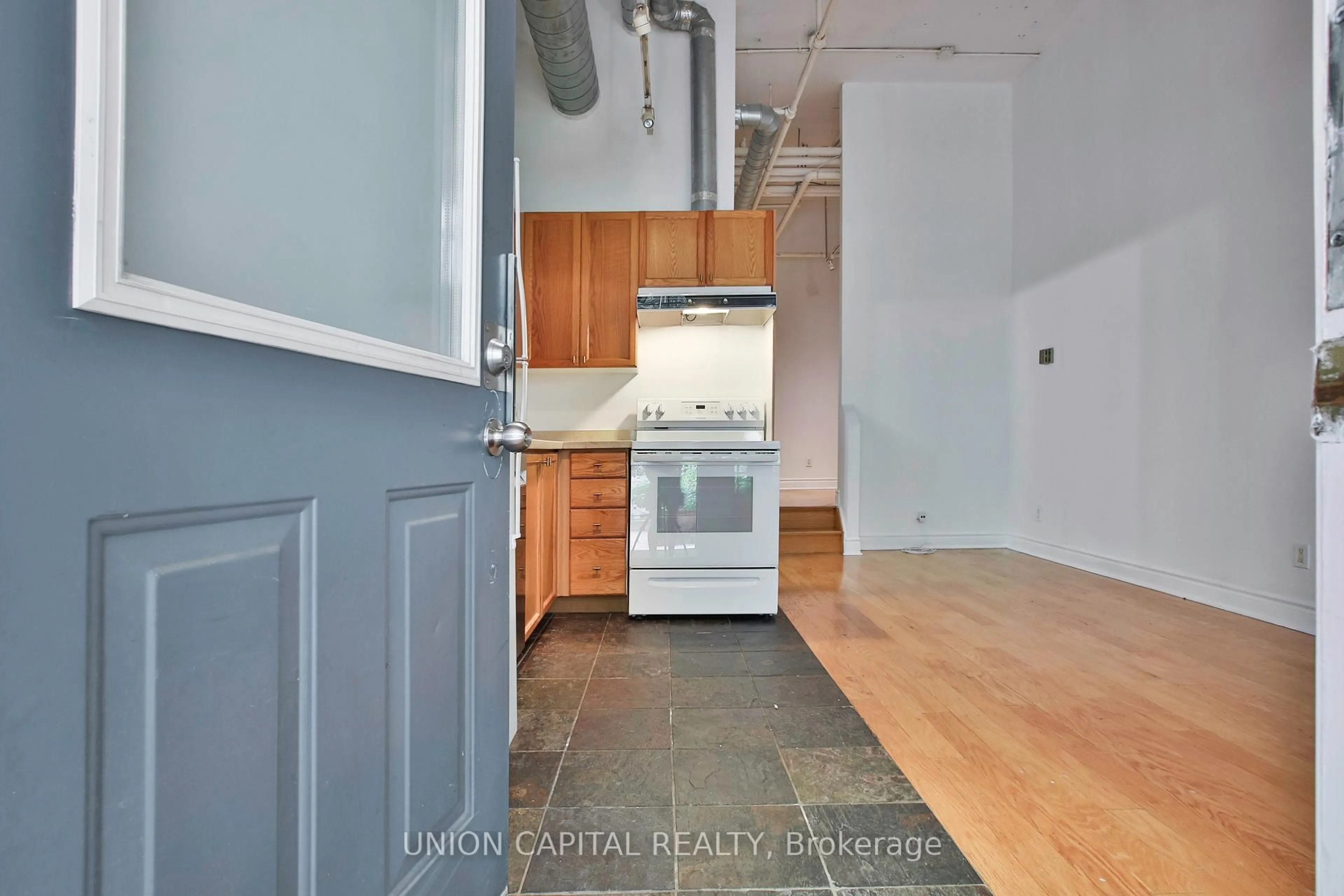 Unknown for 71 Mccaul St #143, Toronto Ontario M5T 2X1