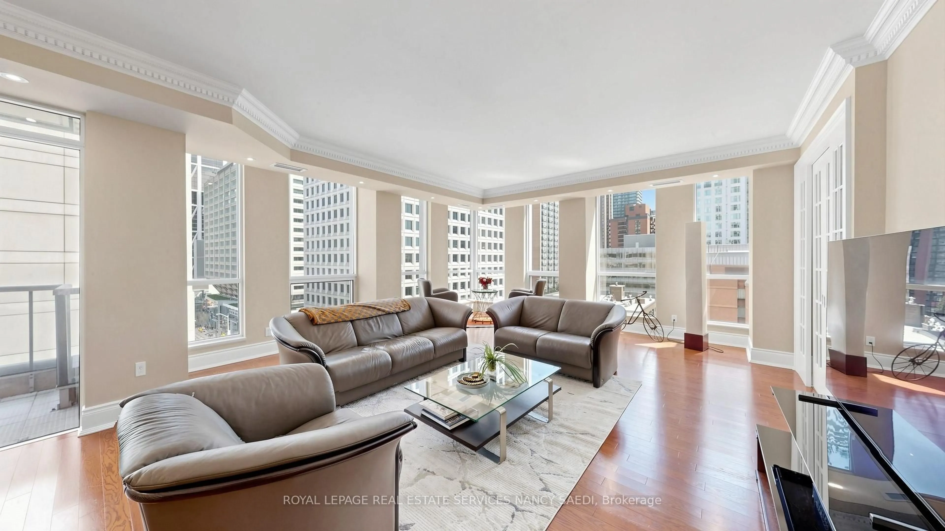 Living room with furniture, unknown for 10 Bellair St #802, Toronto Ontario M5R 3T8