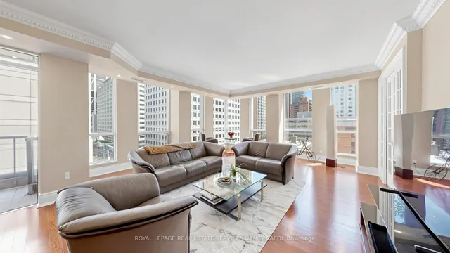 10 Bellair St #802, Toronto 2