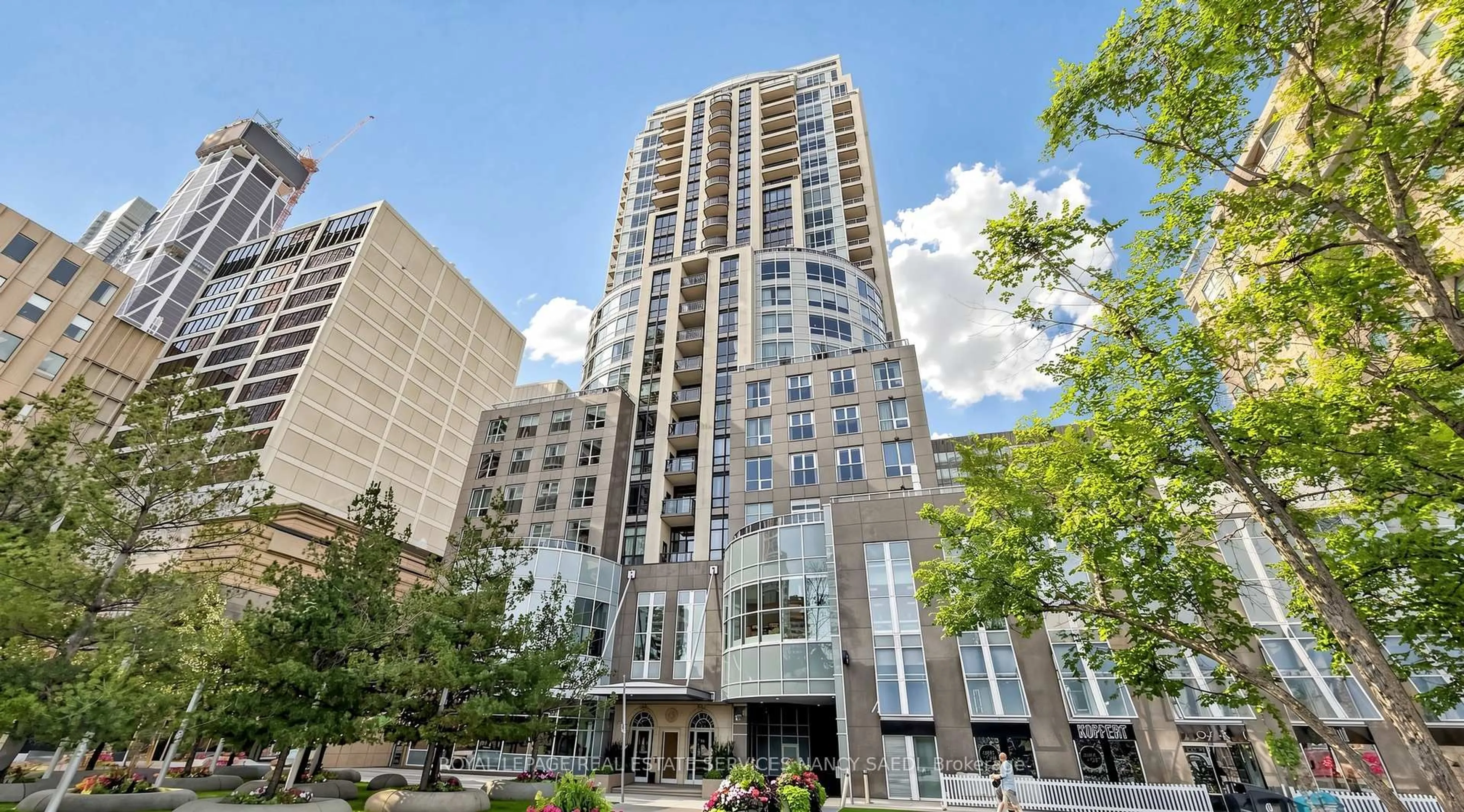 Indoor foyer for 10 Bellair St #802, Toronto Ontario M5R 3T8