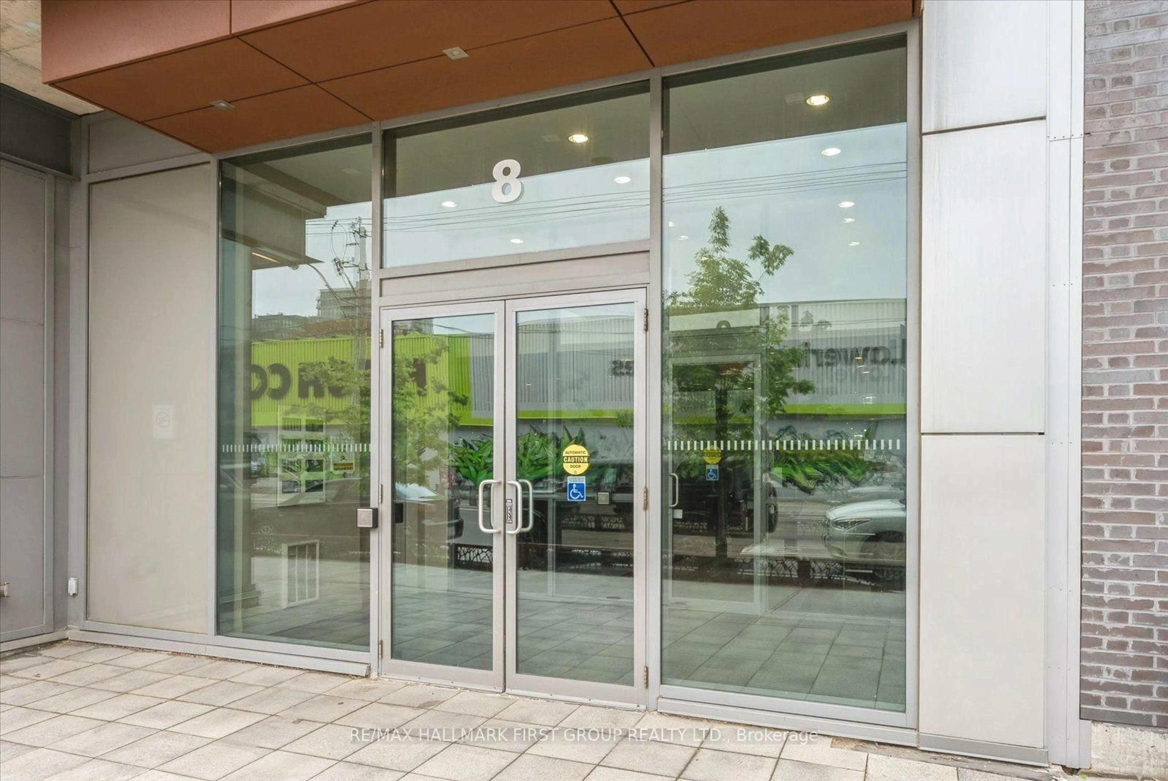 Indoor foyer for 8 Gladstone Ave #602, Toronto Ontario M6J 0B3