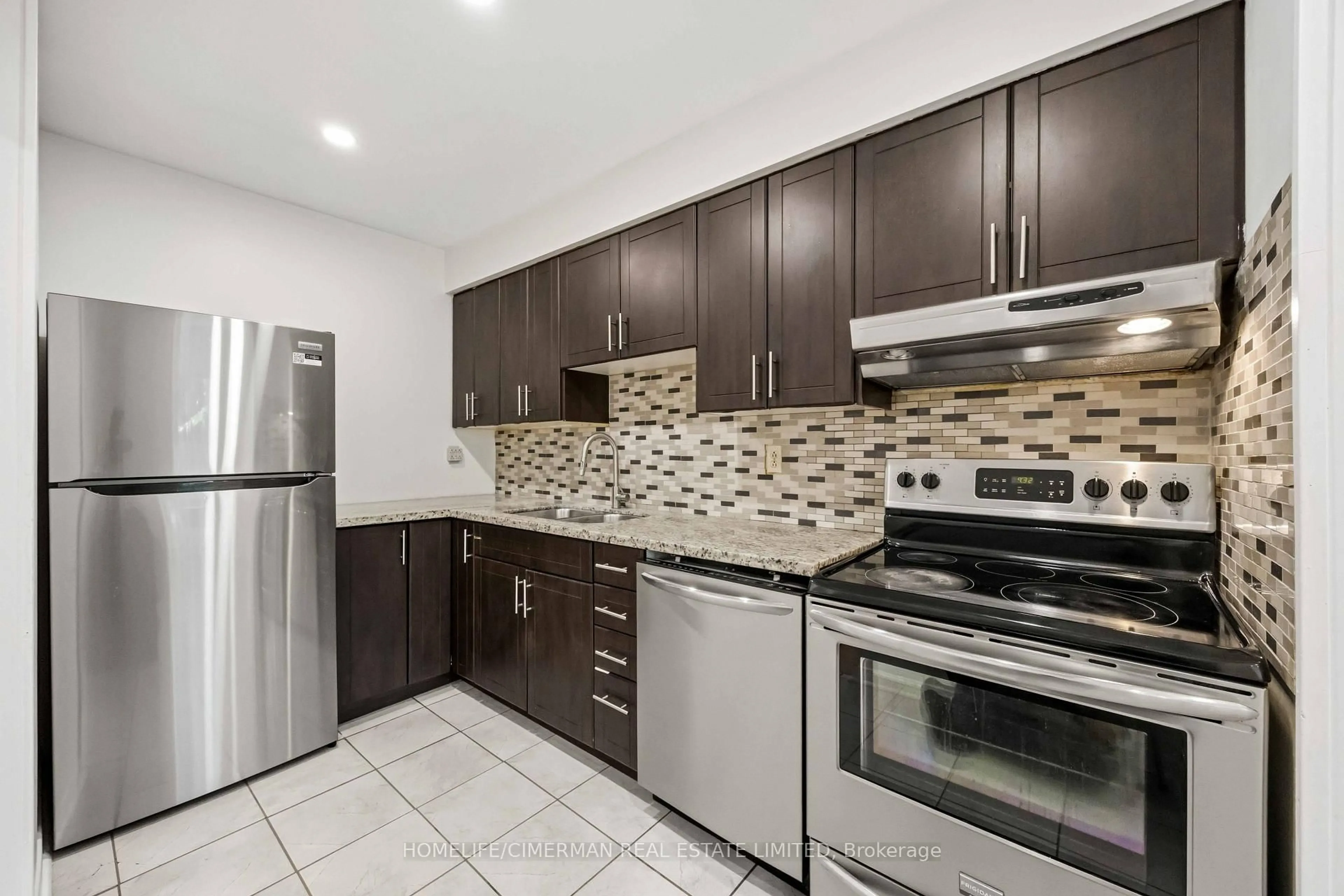 Standard kitchen, ceramic/tile floor for 142 Thorny Vineway #151, Toronto Ontario M2J 4J6