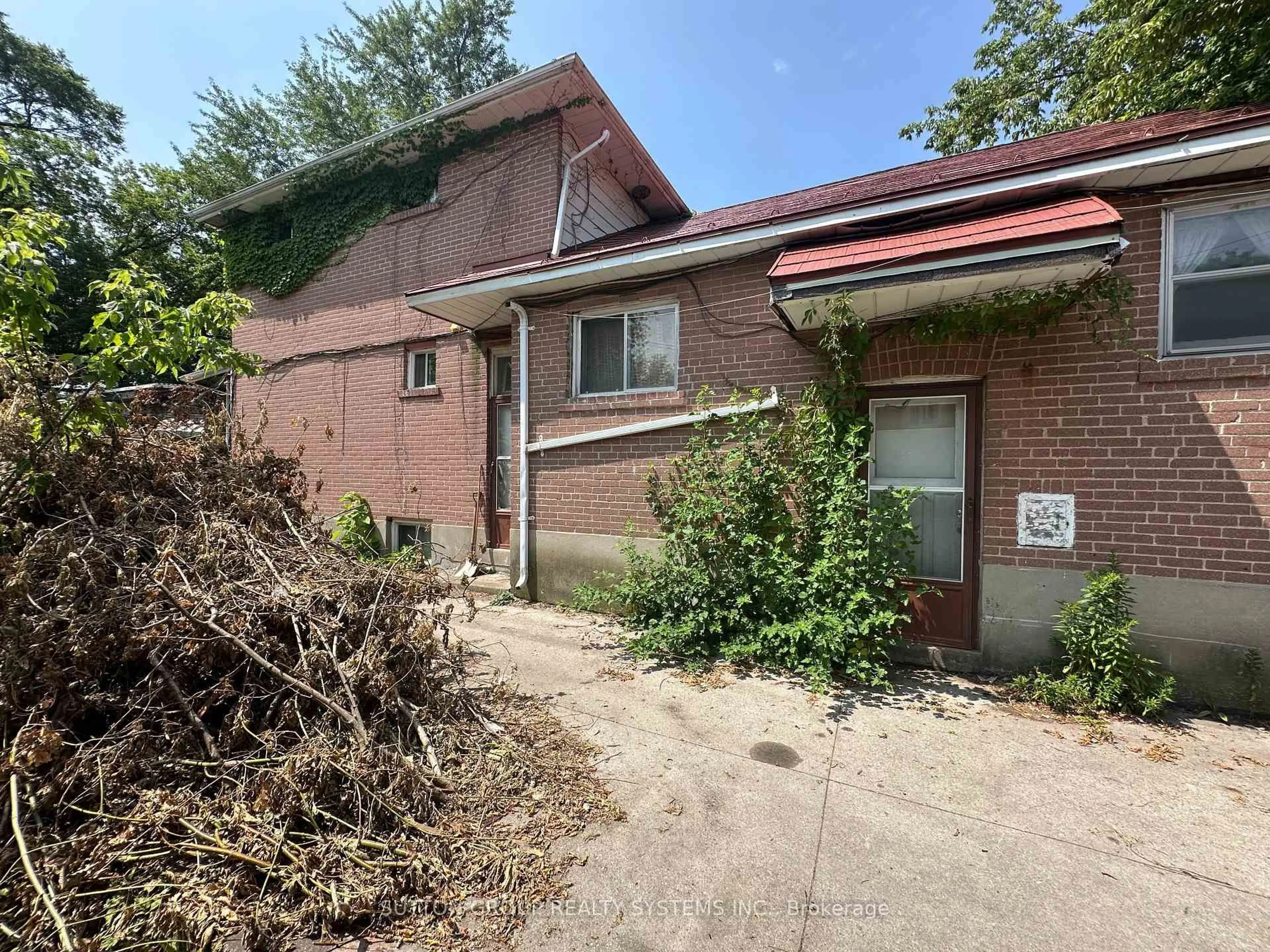 Home with brick exterior material, building for 89 Reiner Rd, Toronto Ontario M3H 2L4