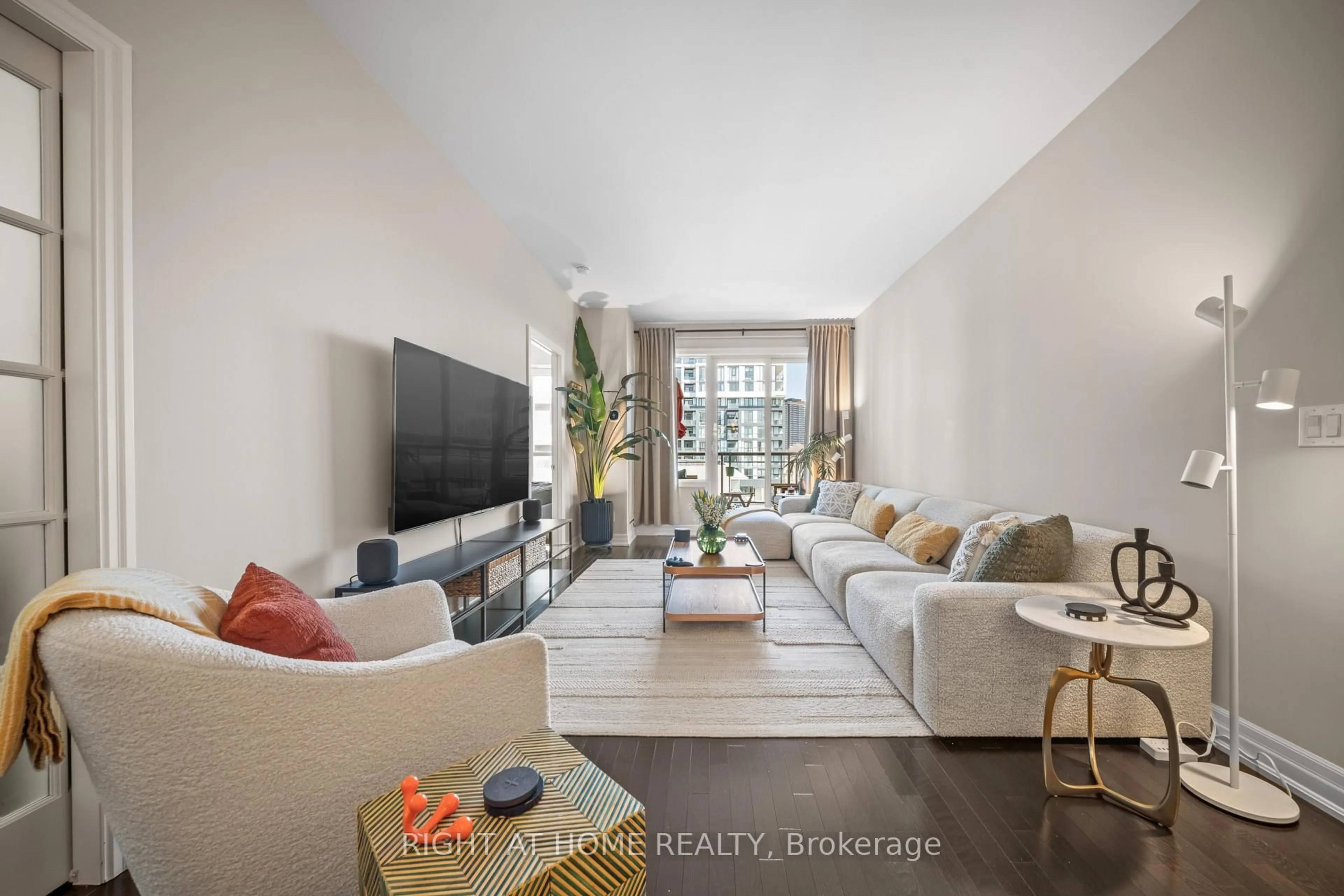 Living room with furniture, unknown for 23 Rean Dr #504, Toronto Ontario M2K 0A5