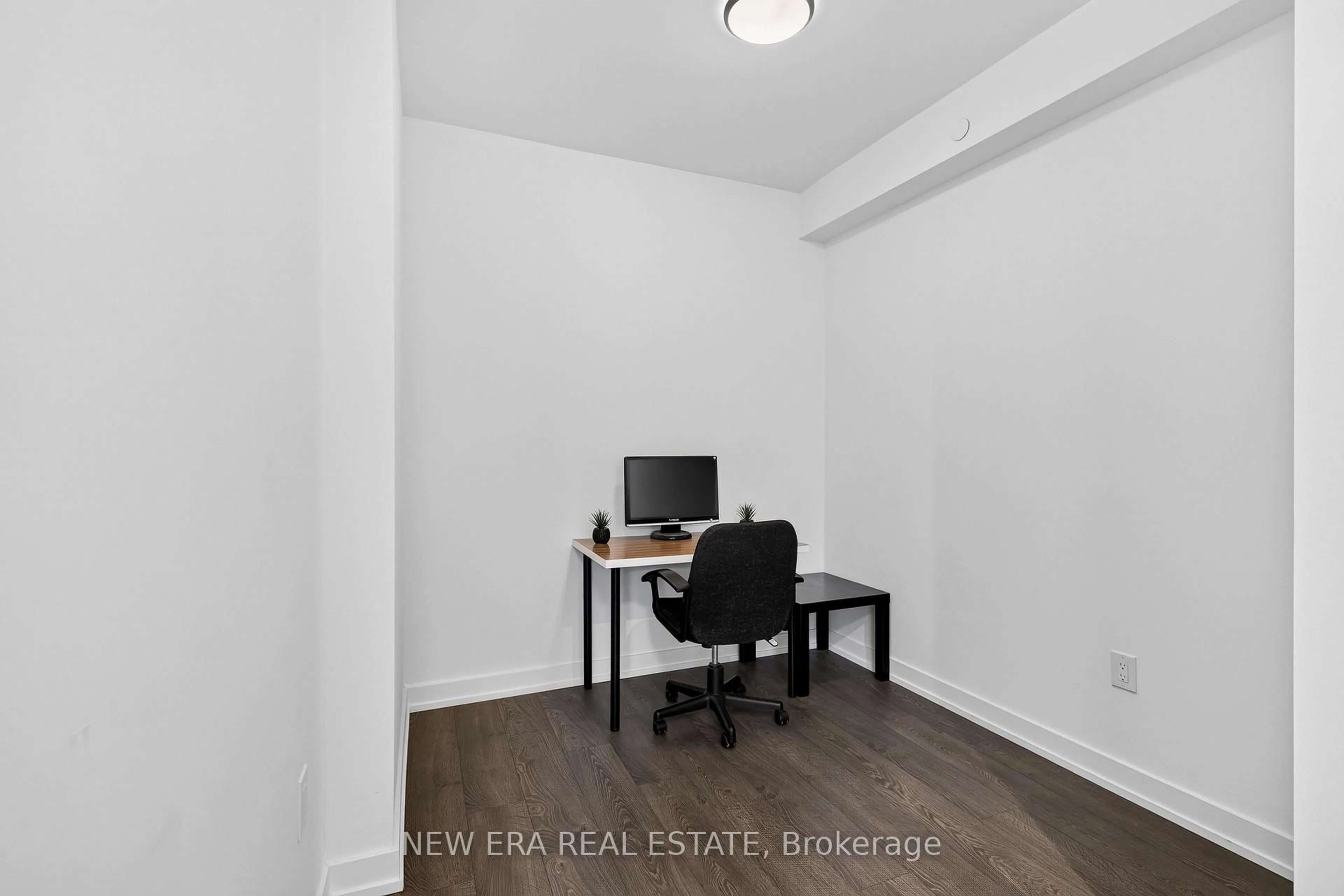 A pic of a room for 7 Golden Lion Hts #N433, Toronto Ontario M6R 2J3