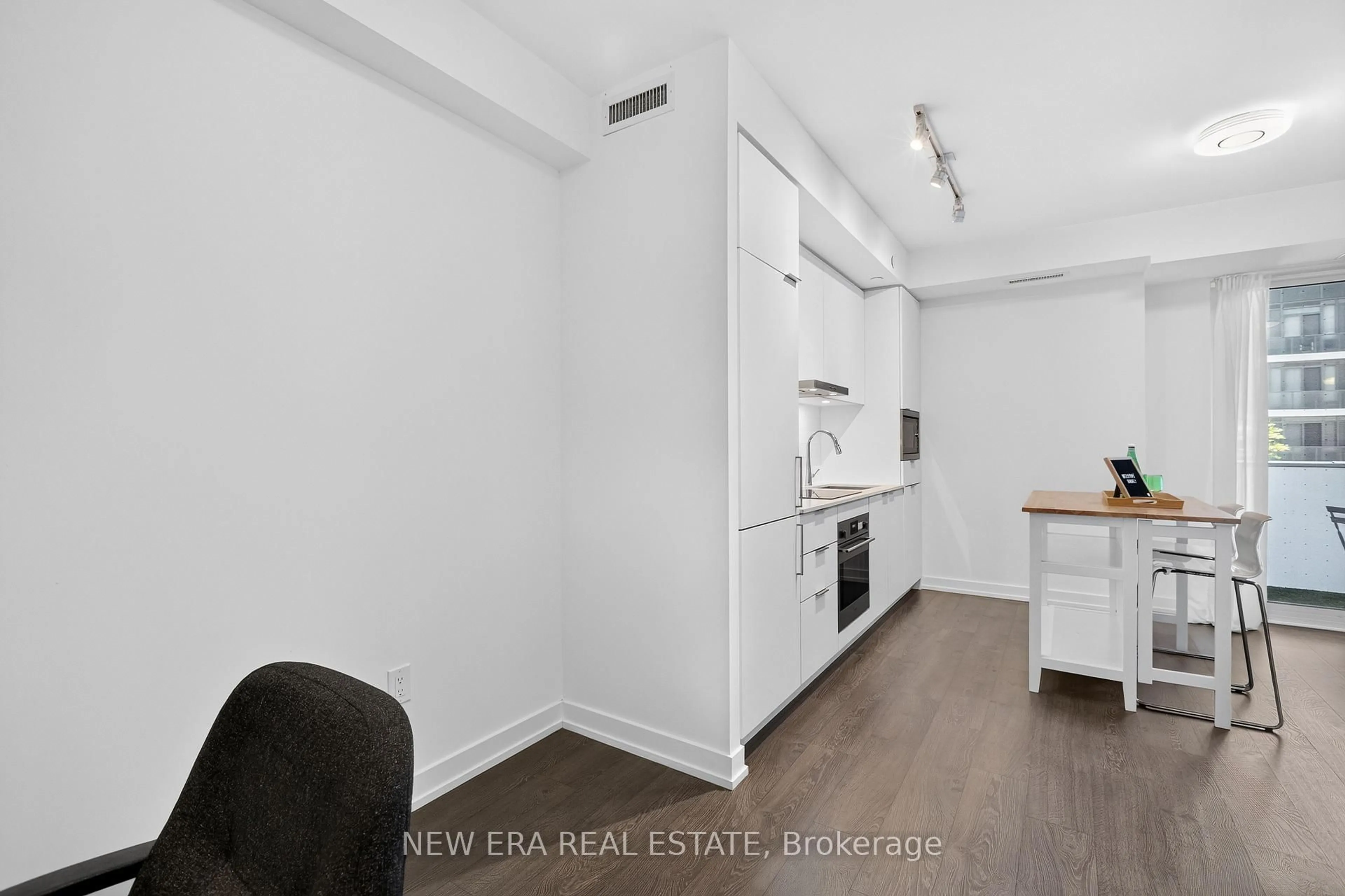 Standard kitchen, unknown for 7 Golden Lion Hts #N433, Toronto Ontario M6R 2J3