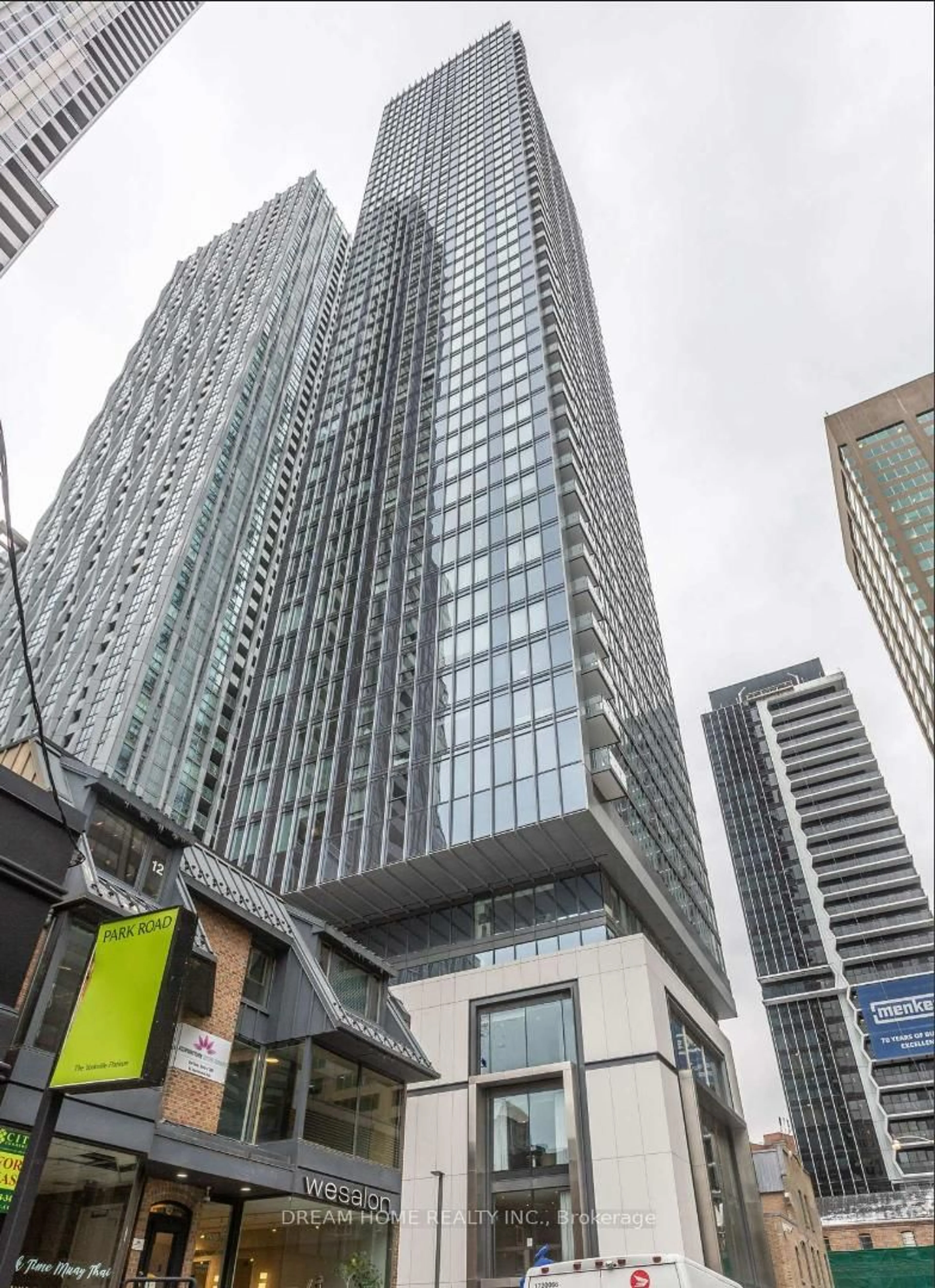Indoor foyer for 8 Cumberland St #2002, Toronto Ontario M4W 0B6