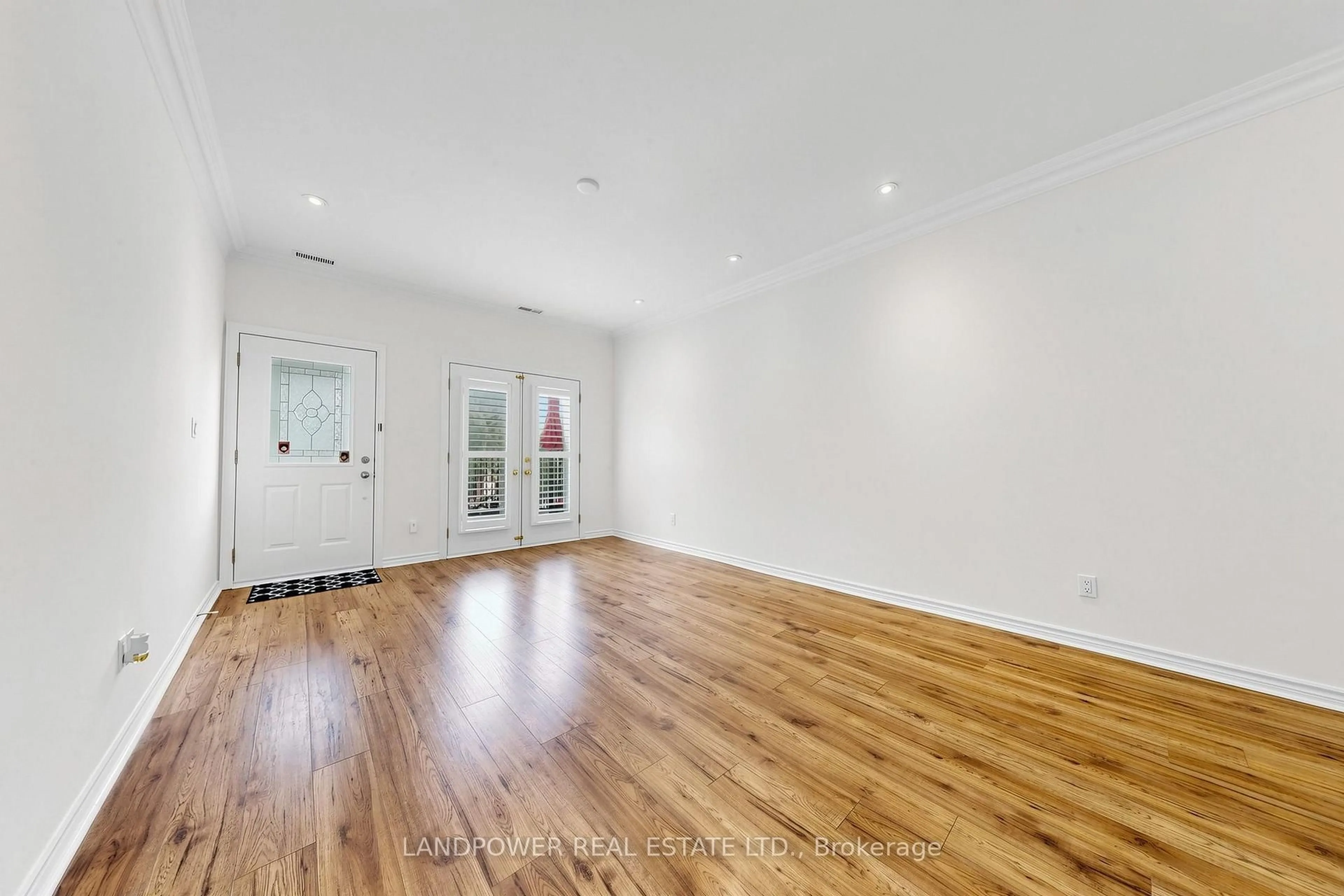A pic of a room for 13 David Dunlap Circ, Toronto Ontario M3C 4B9