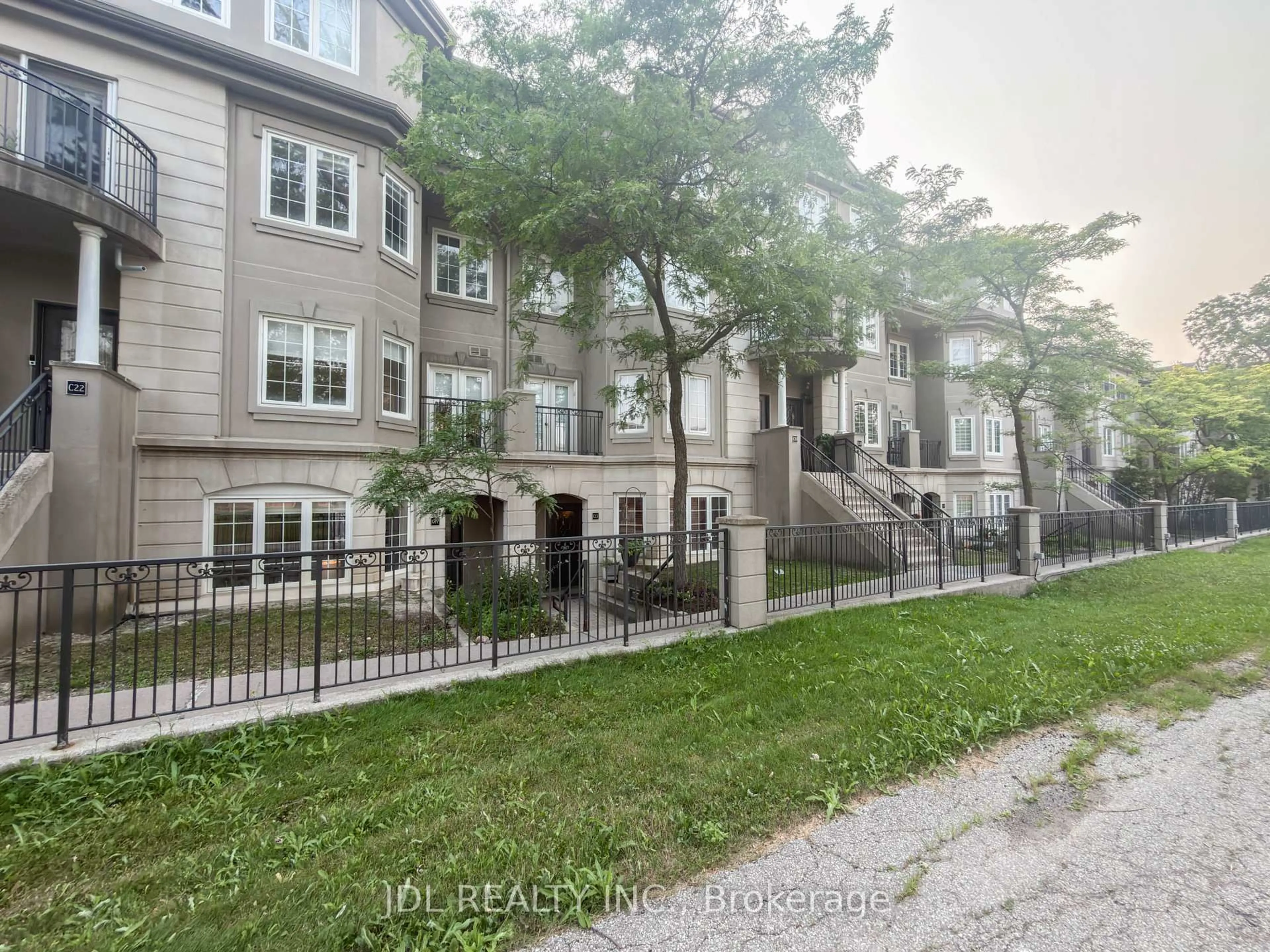 Unknown for 108 Finch Ave #C17, Toronto Ontario M2N 6W6