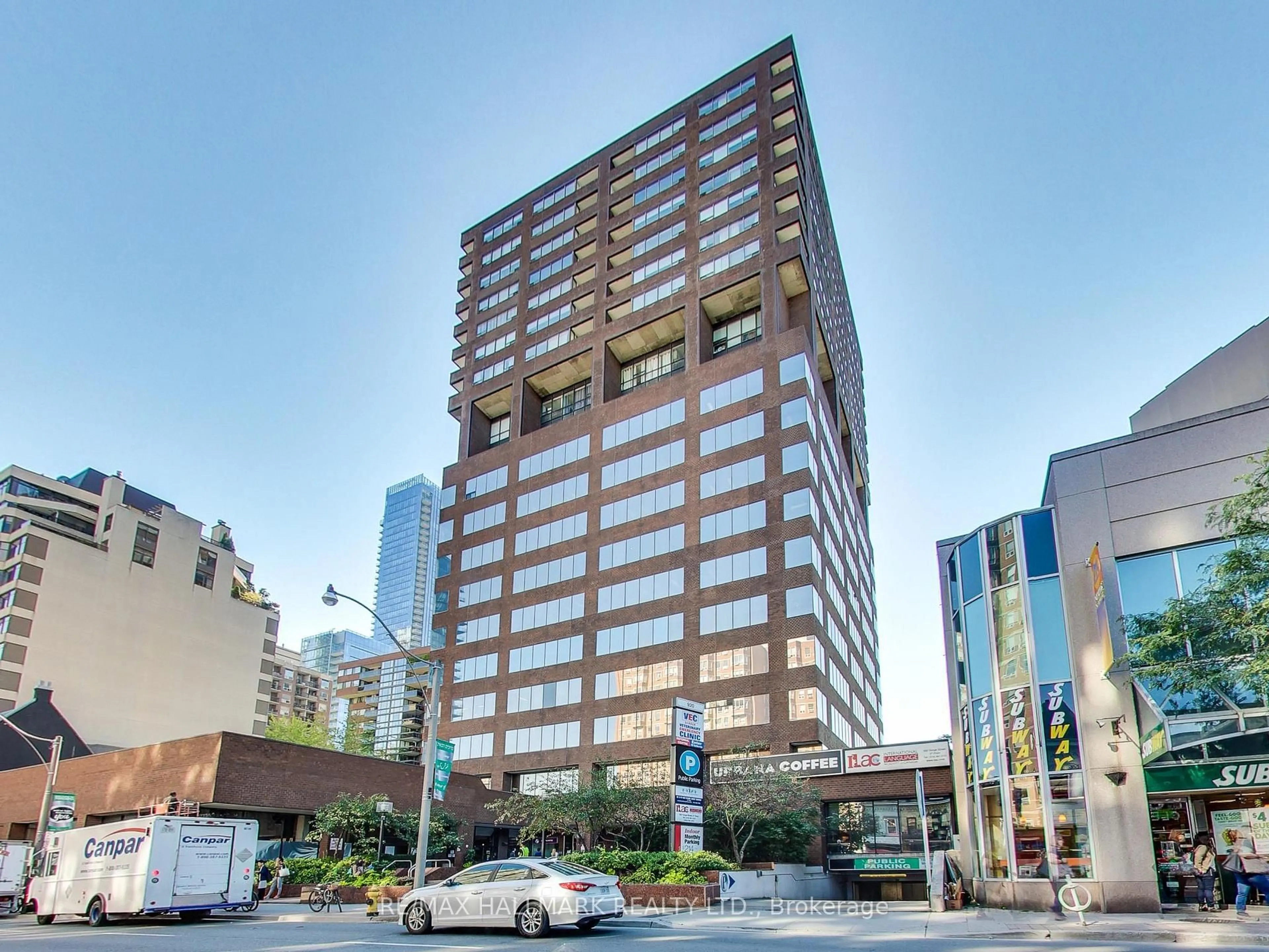 Indoor foyer for 914 Yonge St #1509, Toronto Ontario M4W 3C8
