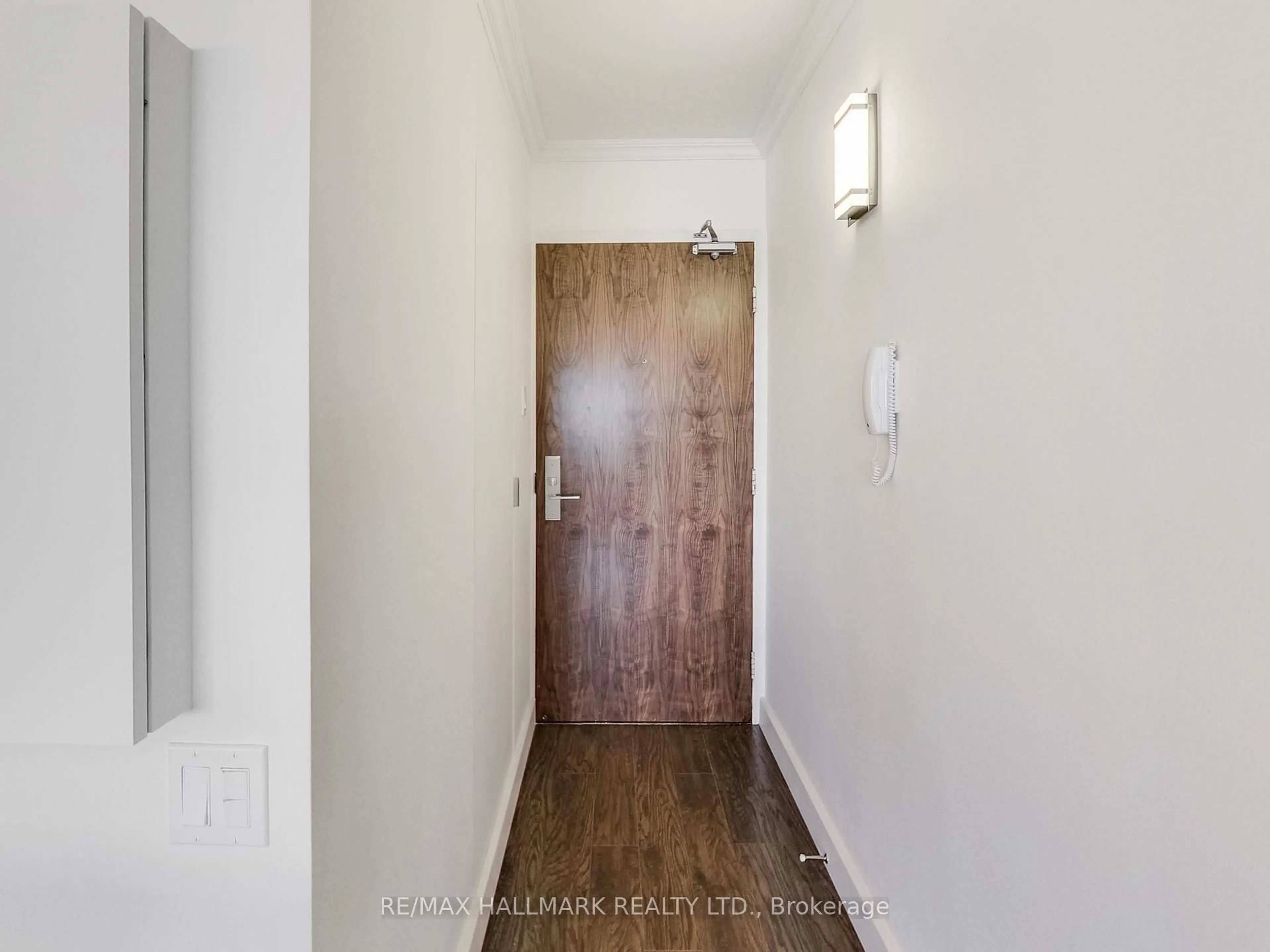 Indoor entryway for 914 Yonge St #1509, Toronto Ontario M4W 3C8