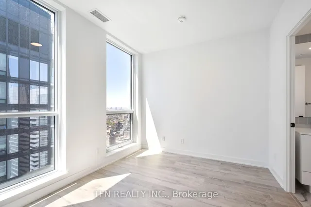 327 King St #4704, Toronto 5