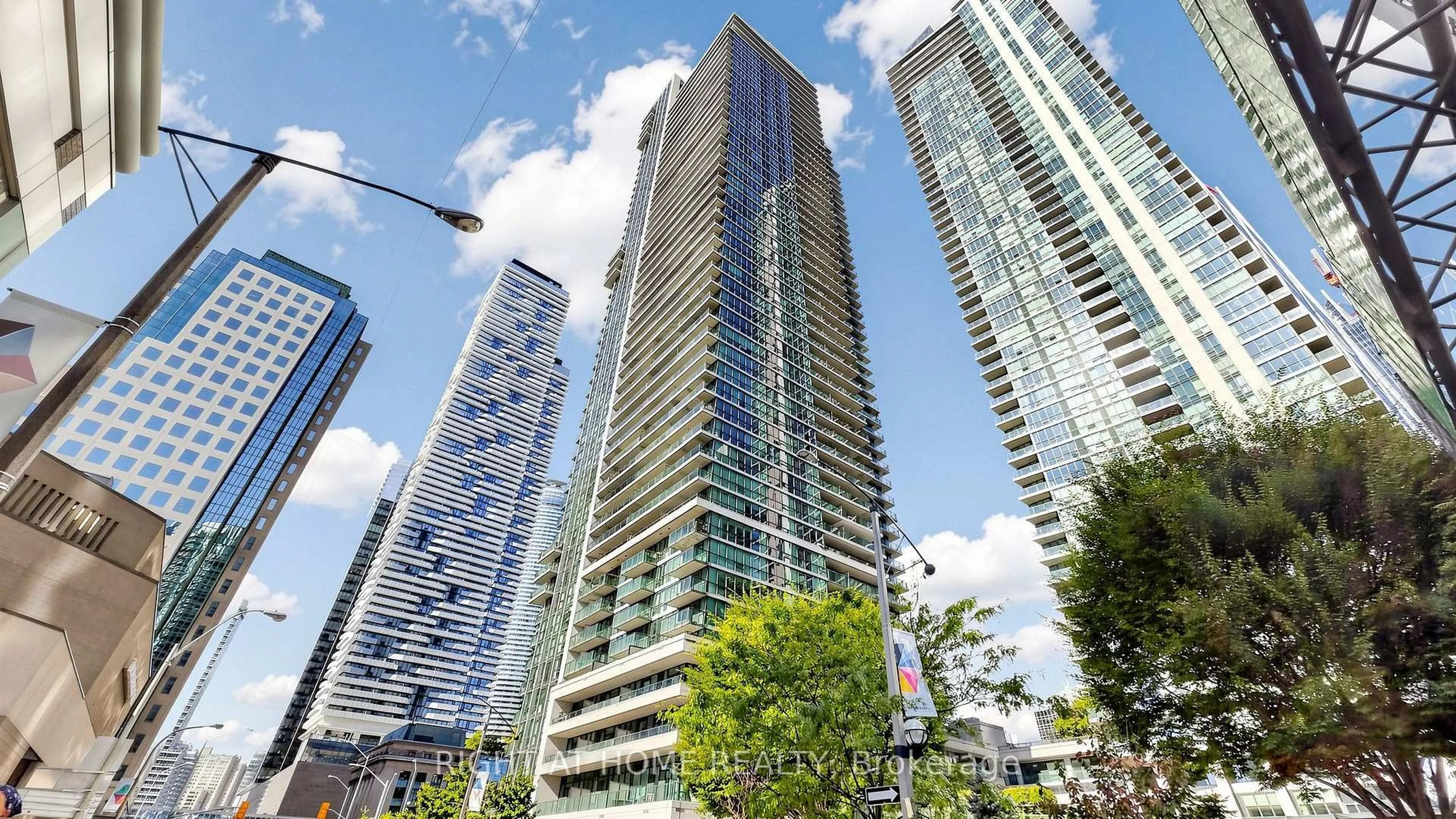 Unknown for 33 Bay St #609, Toronto Ontario M5J 2Z3