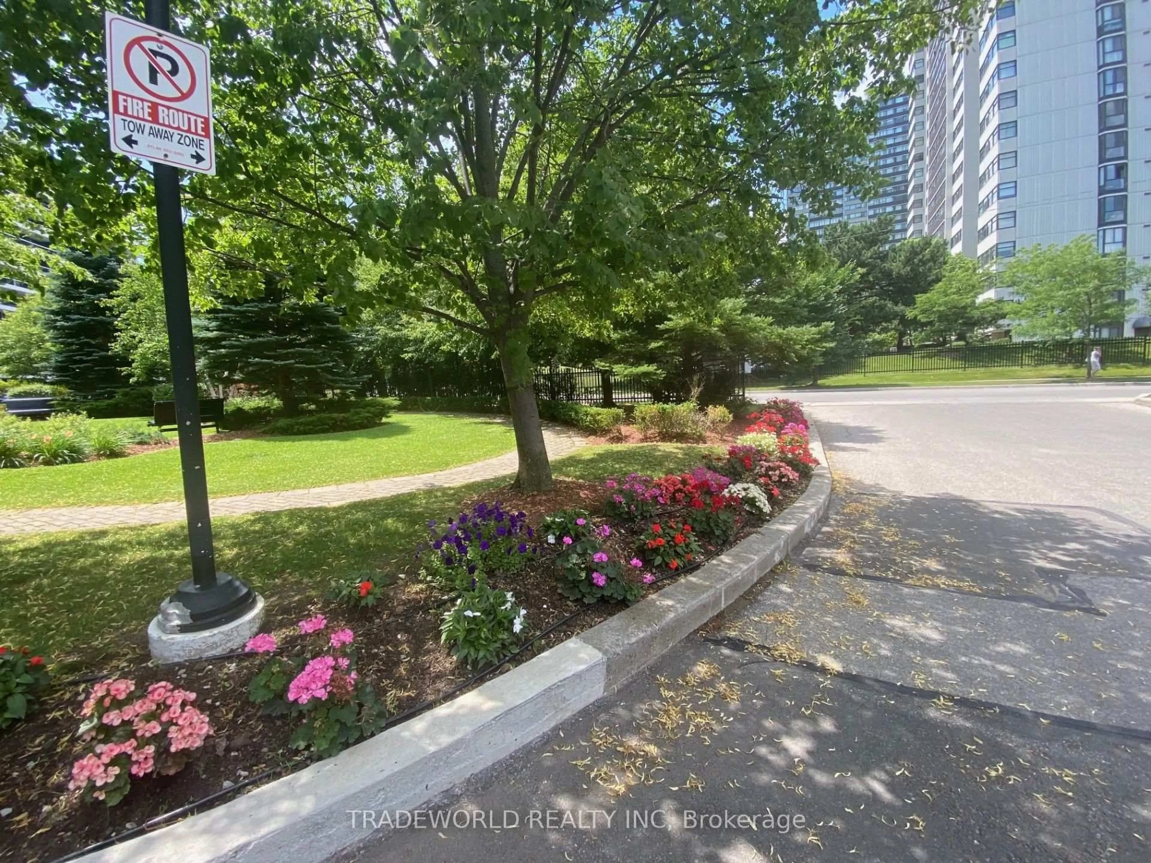 Unknown for 135 Antibes Dr #1506, Toronto Ontario M2R 2Z1