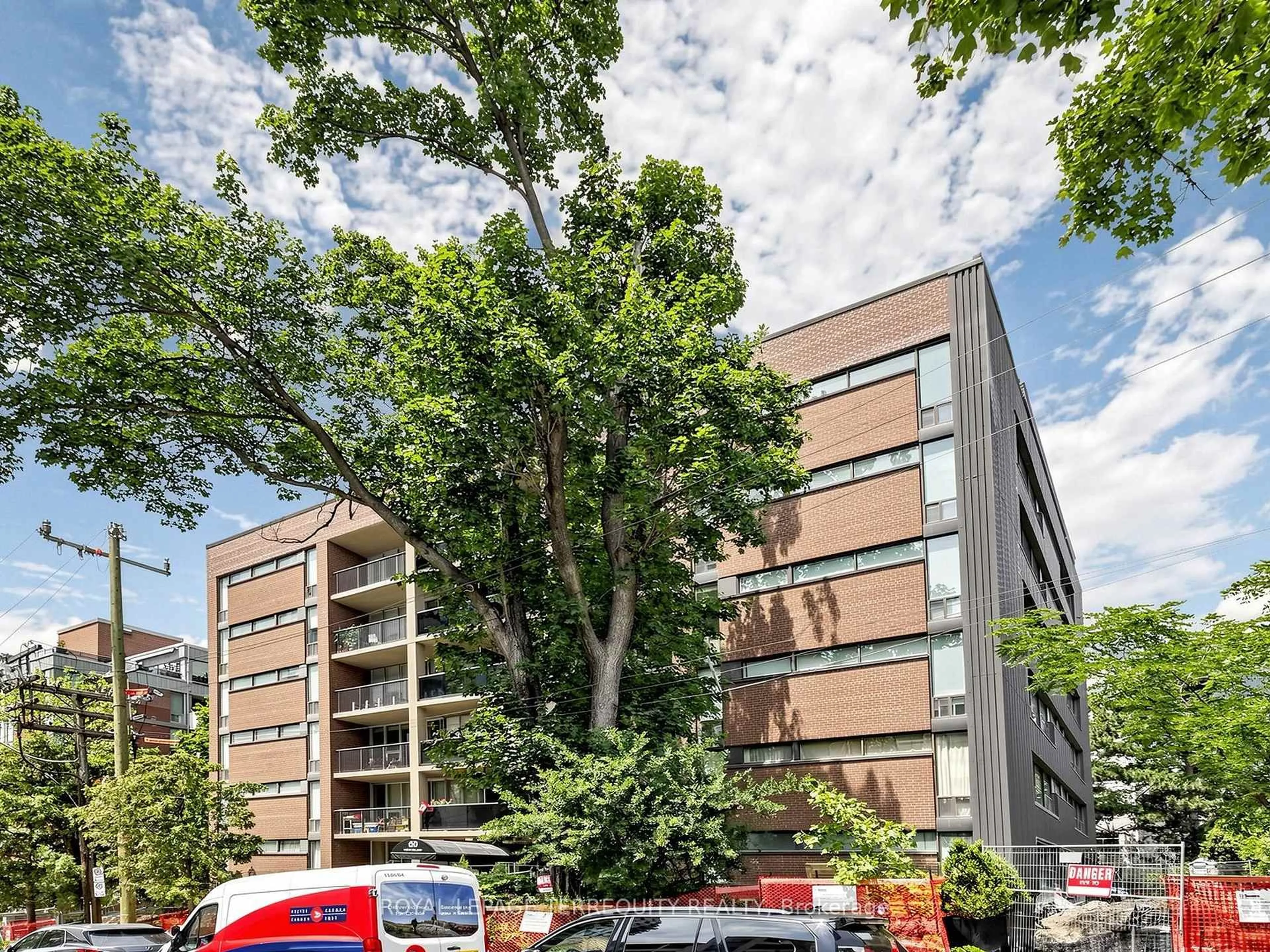 Unknown for 60 Montclair Ave #402, Toronto Ontario M5P 1P7