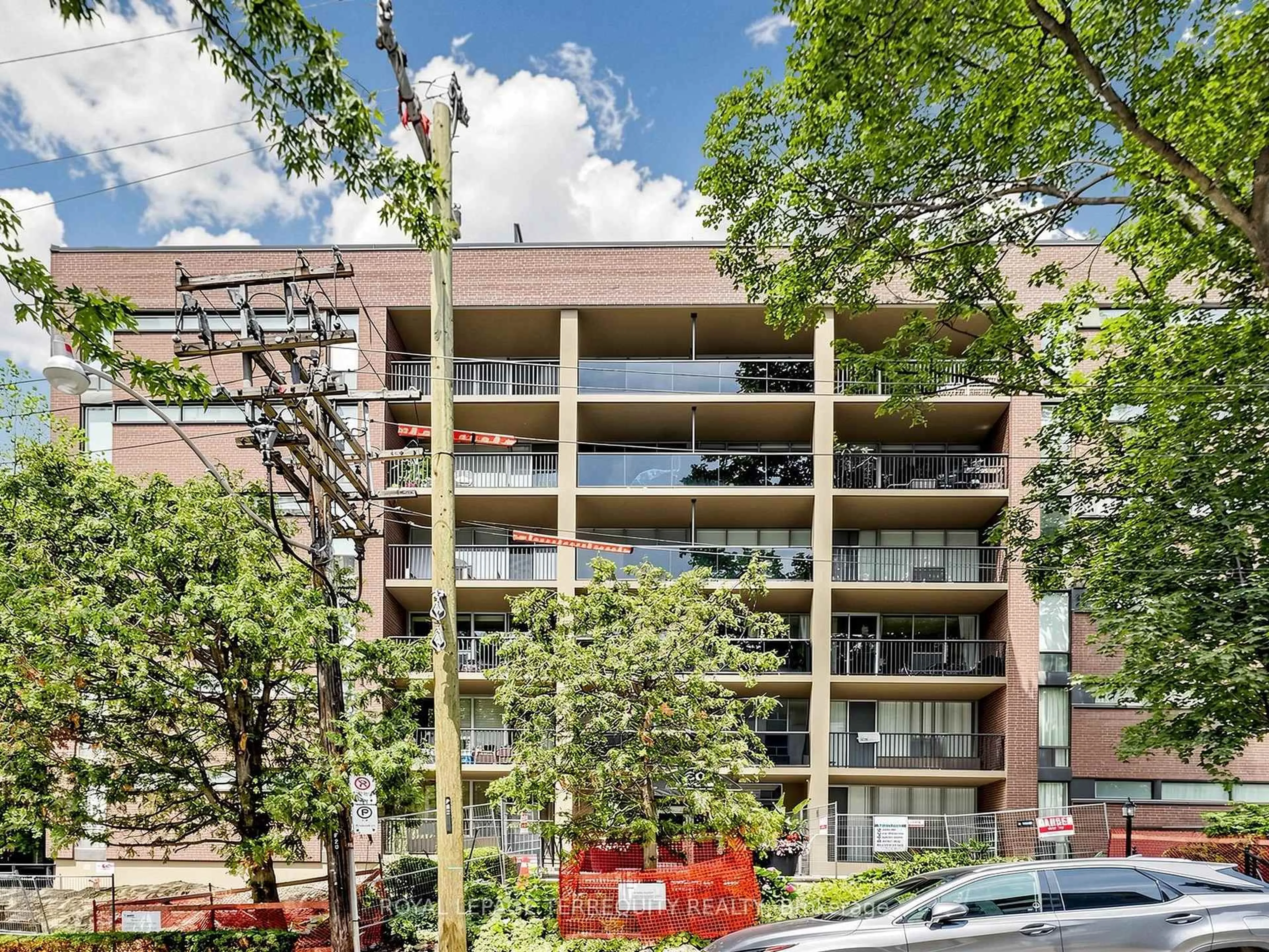 Unknown for 60 Montclair Ave #402, Toronto Ontario M5P 1P7