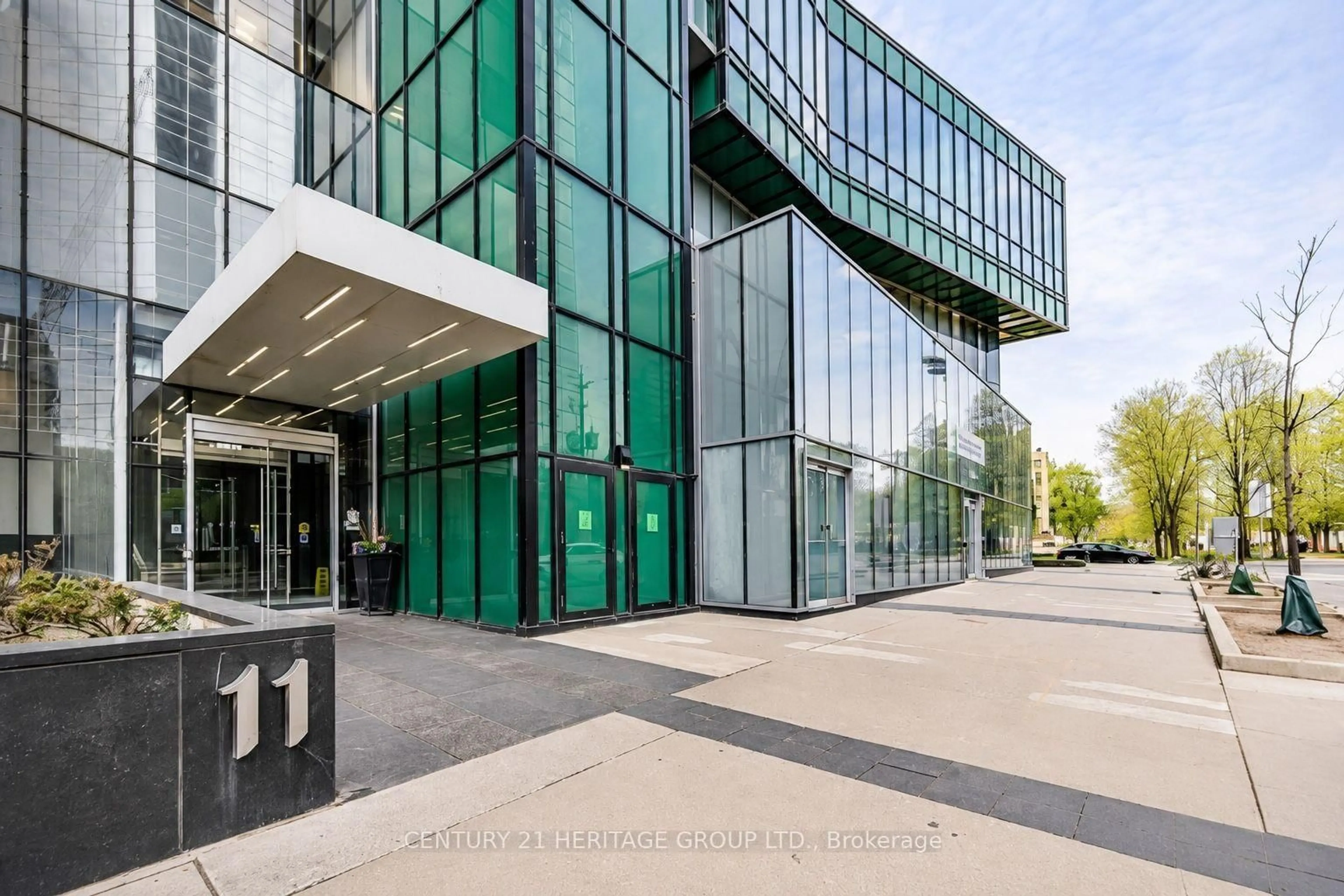 Indoor foyer for 11 Bogert Ave #708, Toronto Ontario M2N 0H4