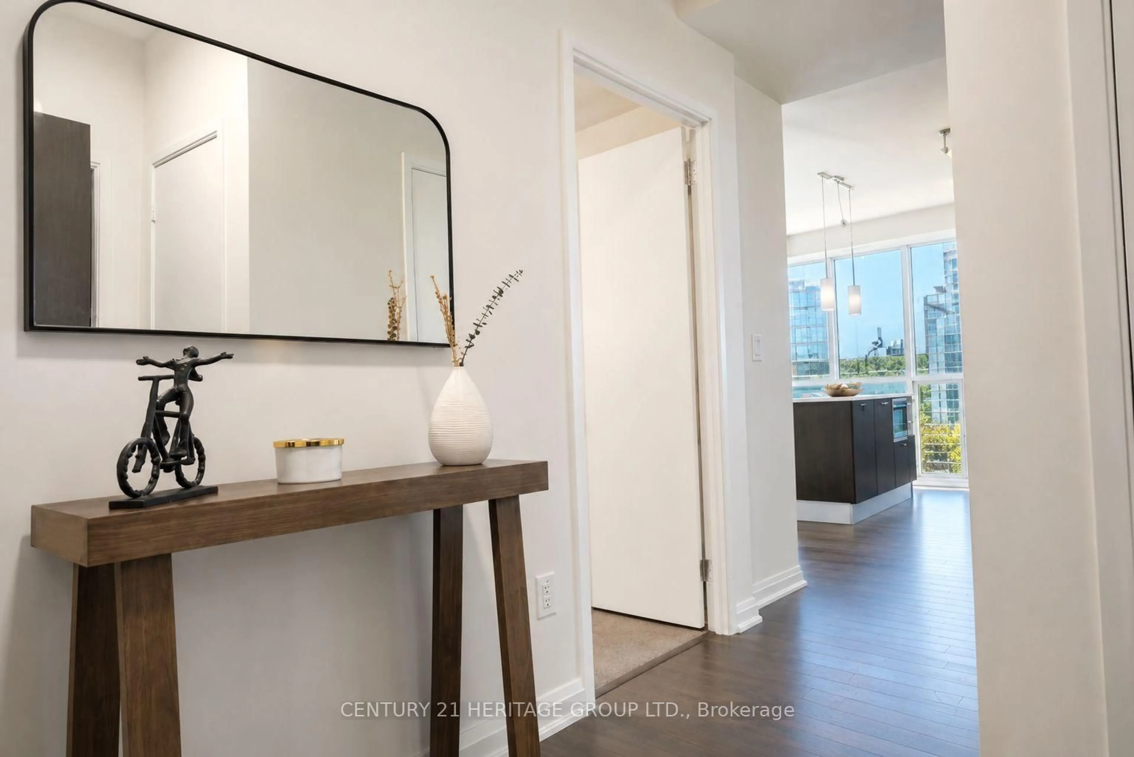 Indoor entryway for 11 Bogert Ave #708, Toronto Ontario M2N 0H4
