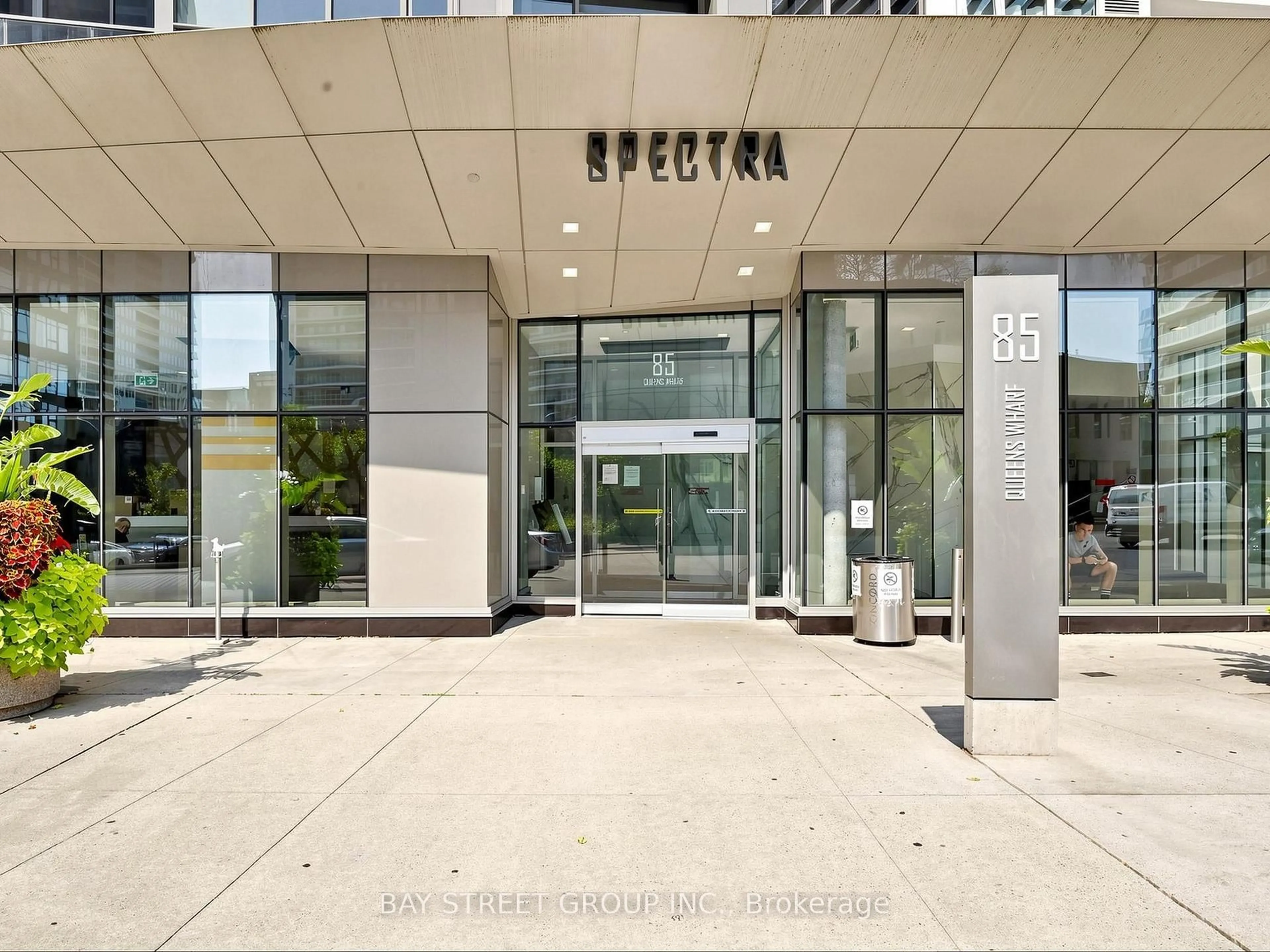 Indoor foyer for 85 Queens Wharf Rd #316, Toronto Ontario M5V 0J9