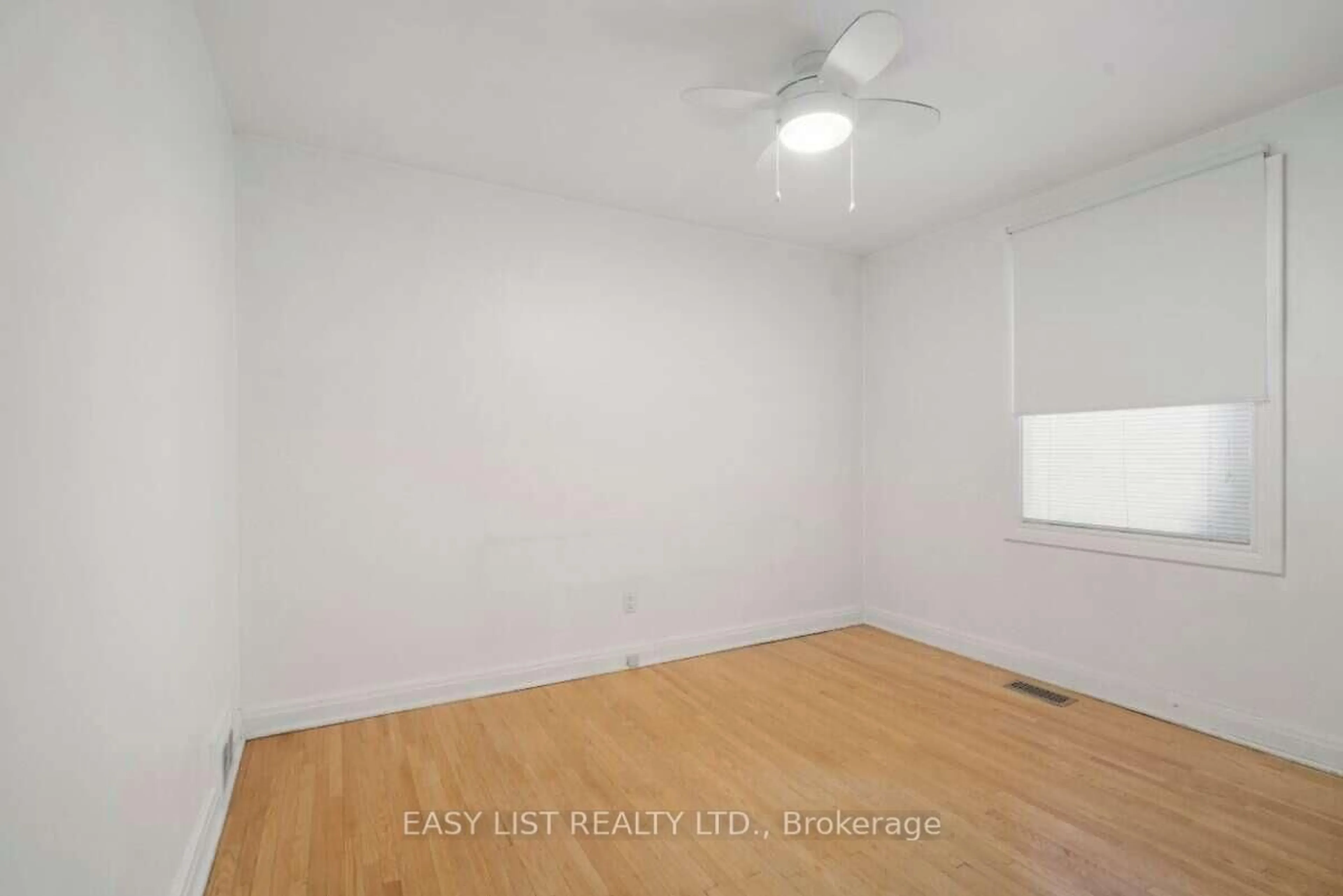 A pic of a room for 39 Churchill Ave, Toronto Ontario M2N 1Y6