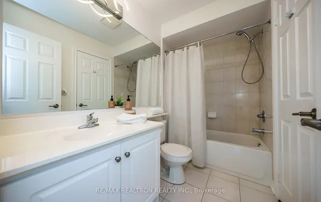 222 David Dunlap Circ, Toronto 3