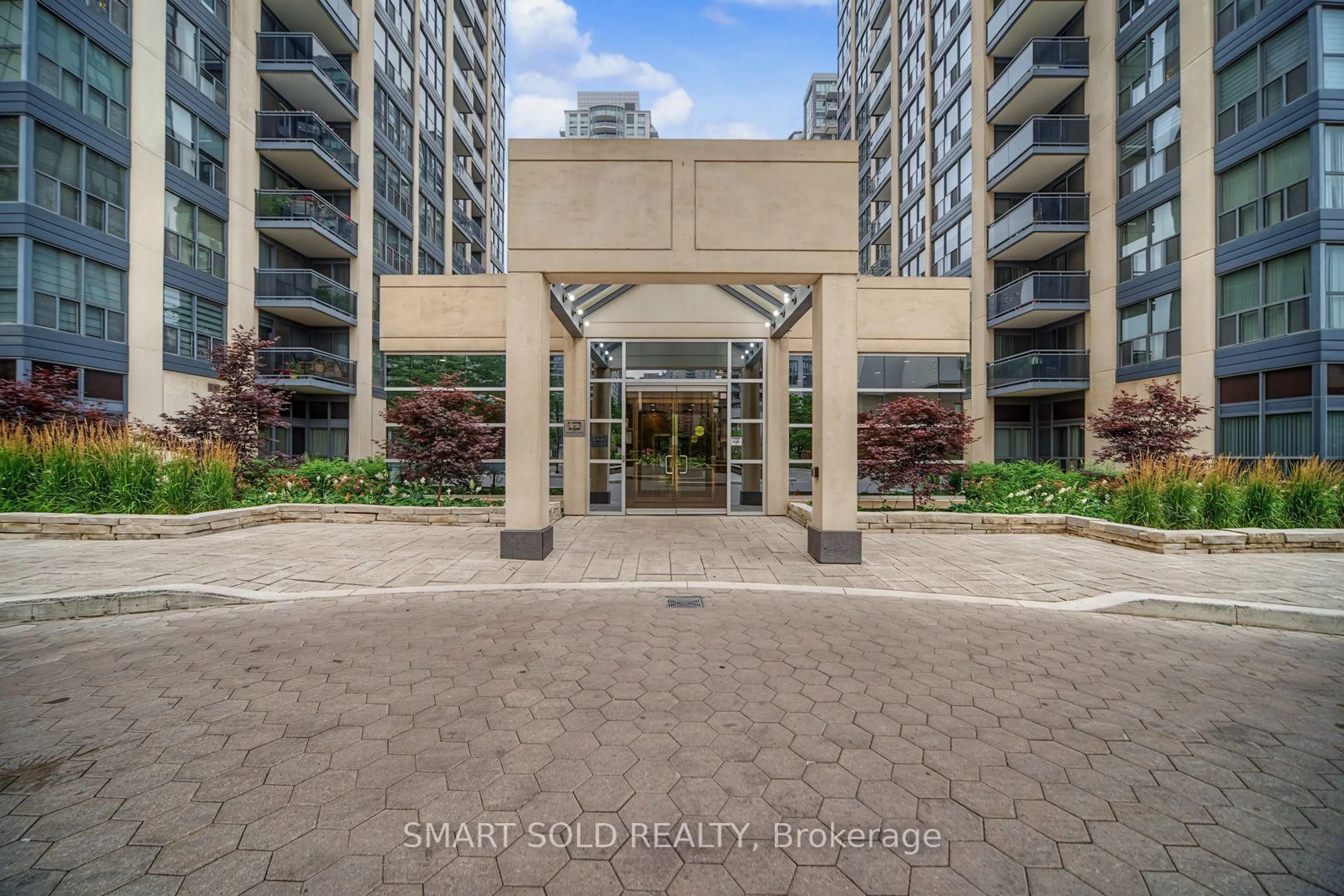 Unknown for 28 Hollywood Ave #205, Toronto Ontario M2N 6S4