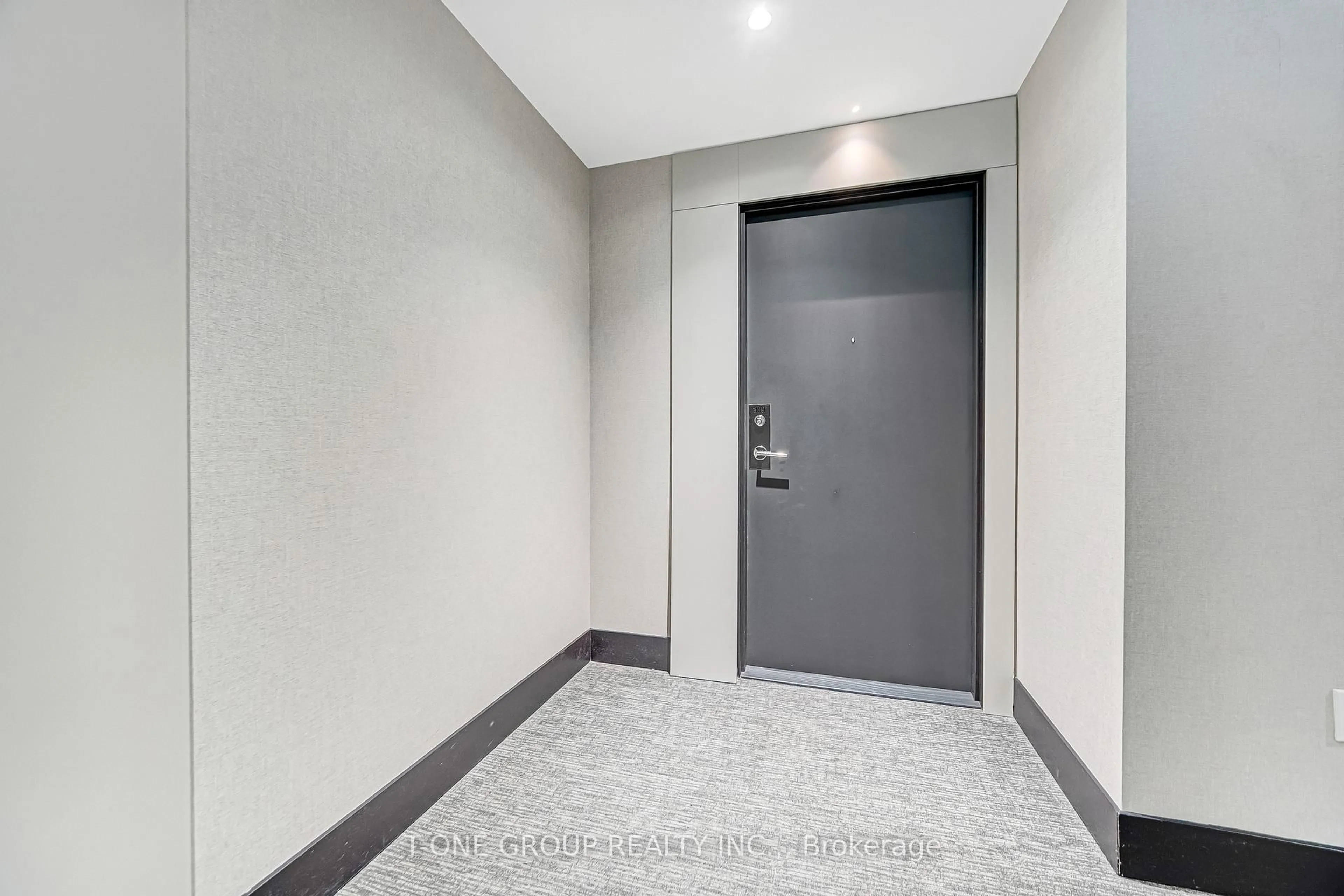 Indoor foyer for 250 Lawrence Ave #309, Toronto Ontario M5M 1B1