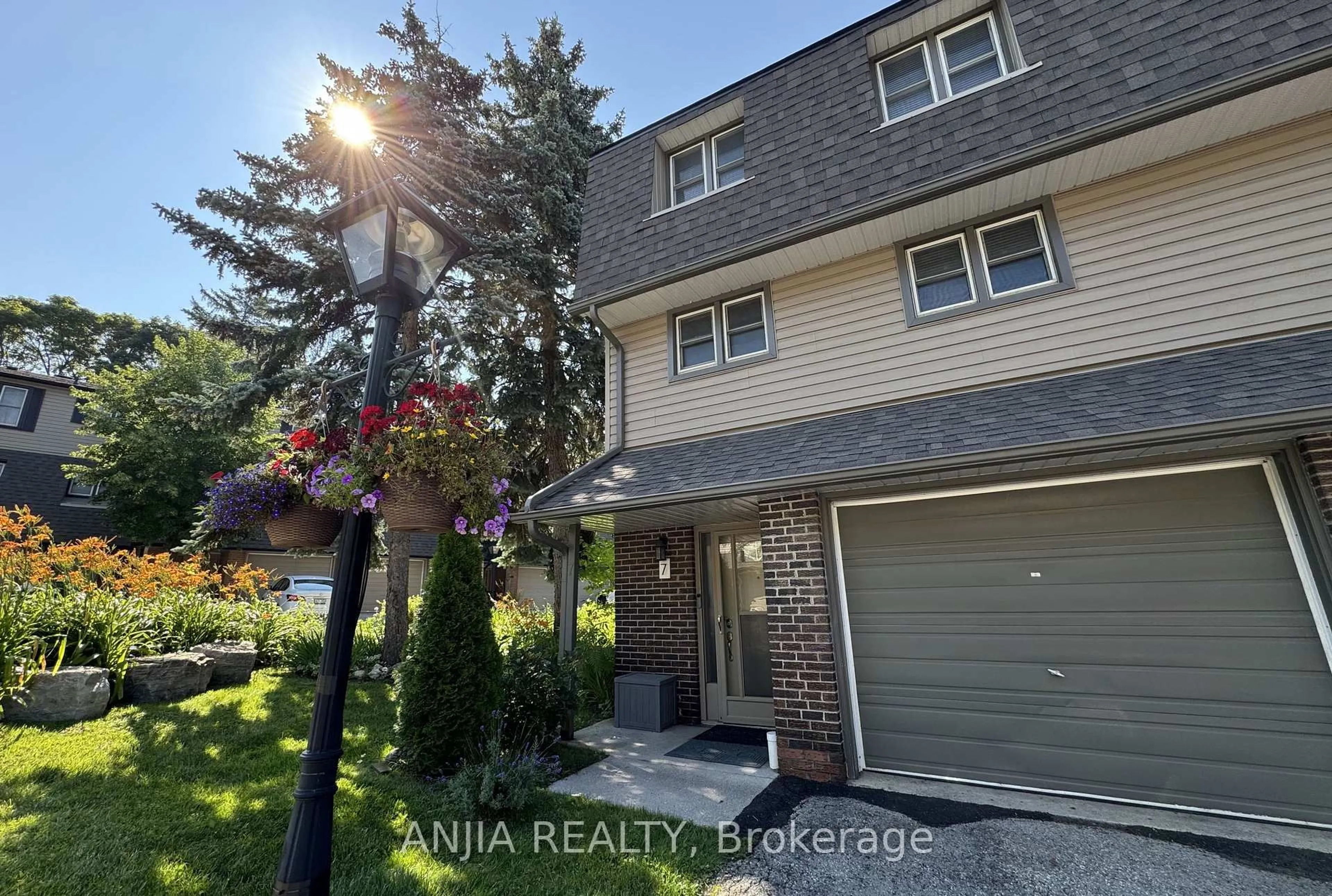 Unknown for 7 Purple Sageway, Toronto Ontario M2H 2Z6