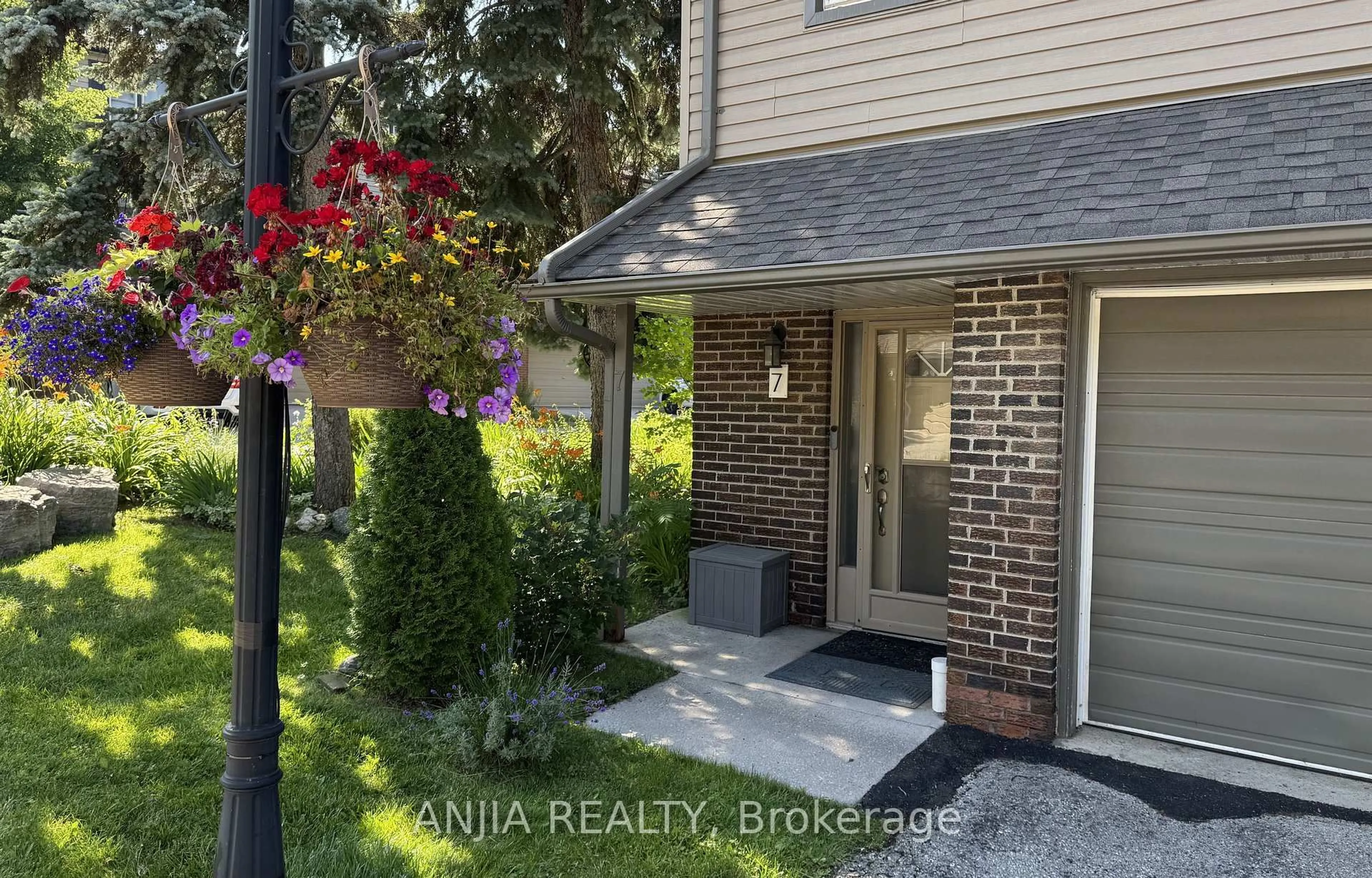 Unknown for 7 Purple Sageway, Toronto Ontario M2H 2Z6
