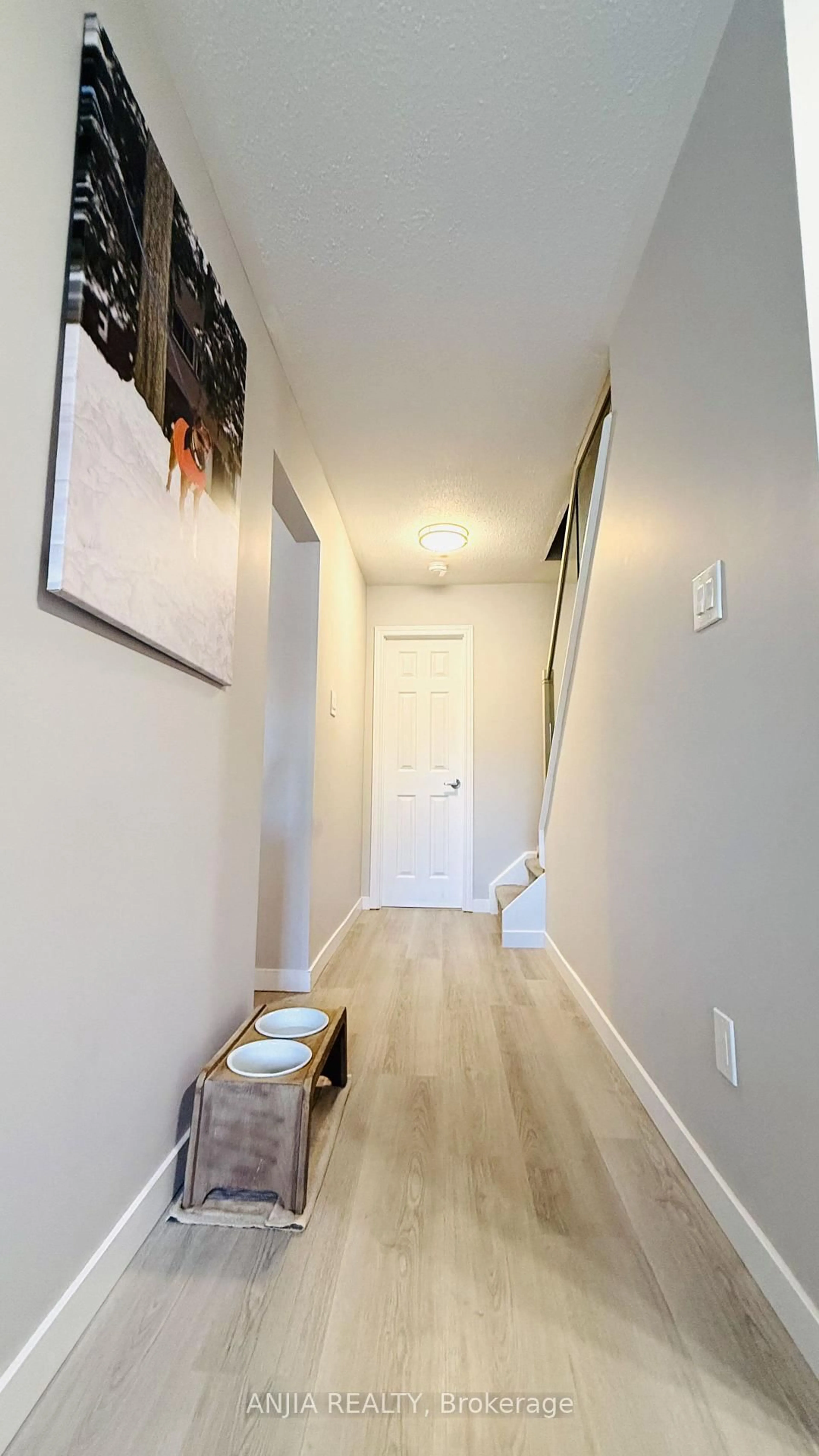 Indoor entryway for 7 Purple Sageway, Toronto Ontario M2H 2Z6