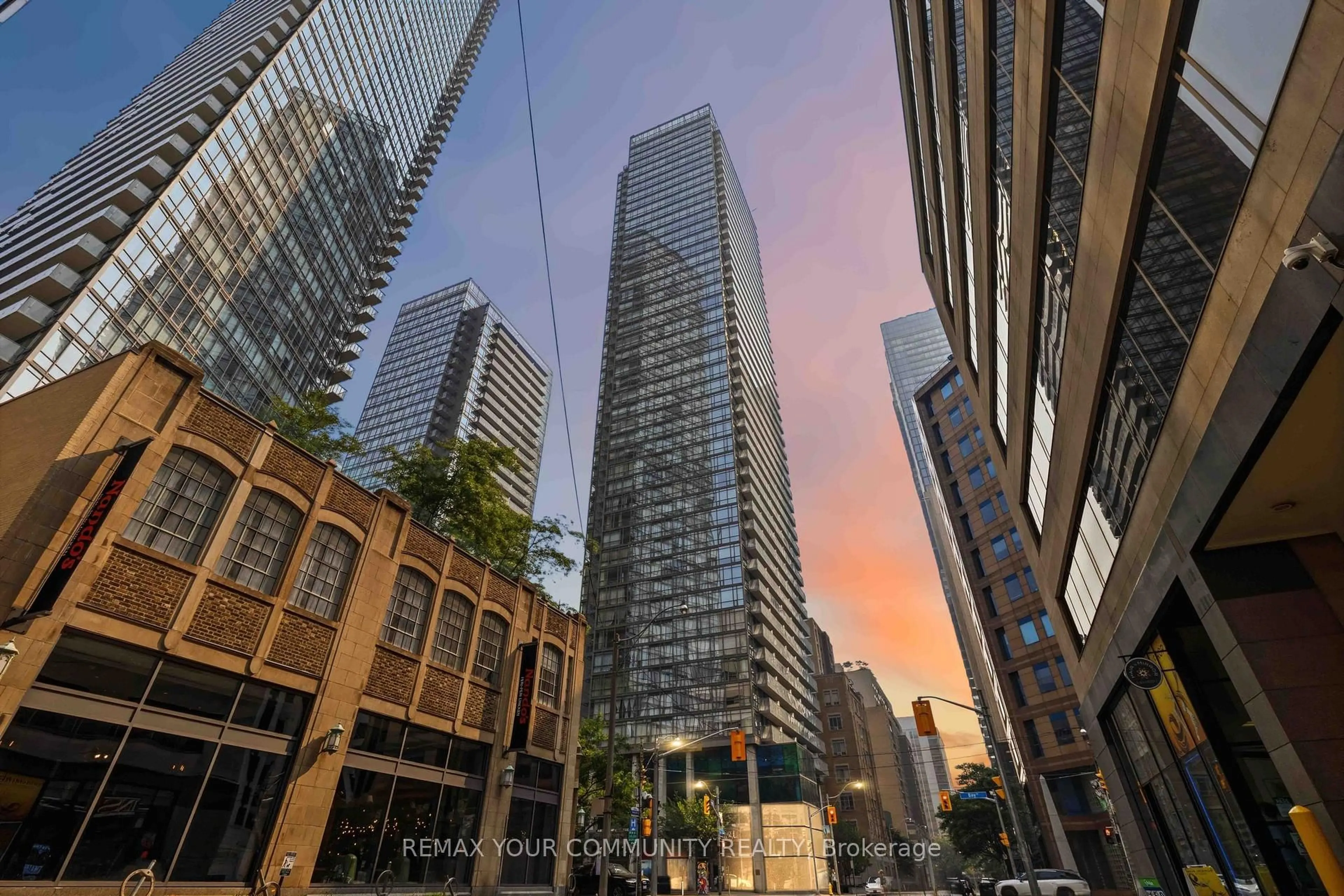Unknown for 38 Grenville St #3102, Toronto Ontario M4Y 1A5