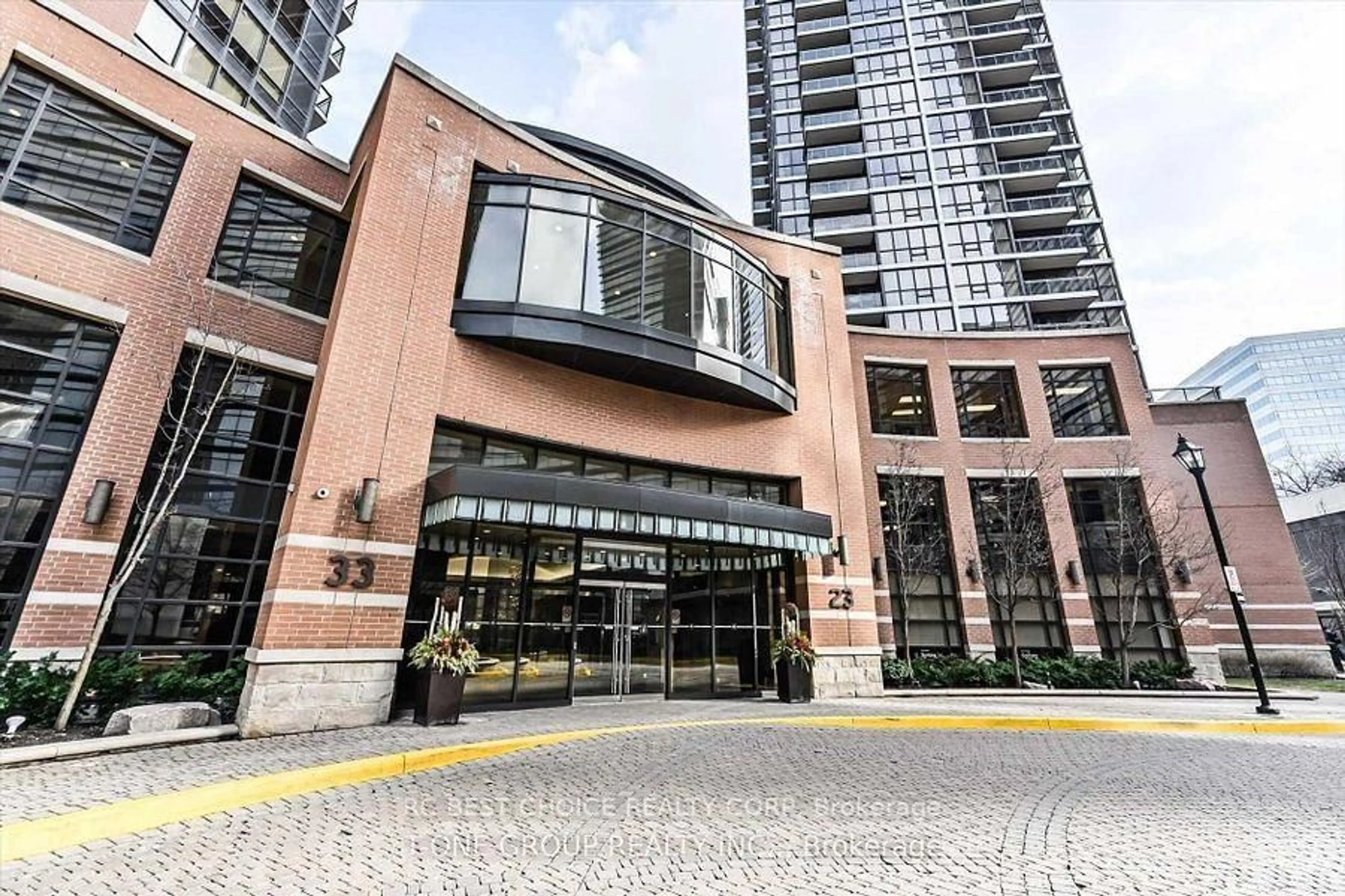 Indoor foyer for 33 Sheppard Ave #611, Toronto Ontario M2N 7K1