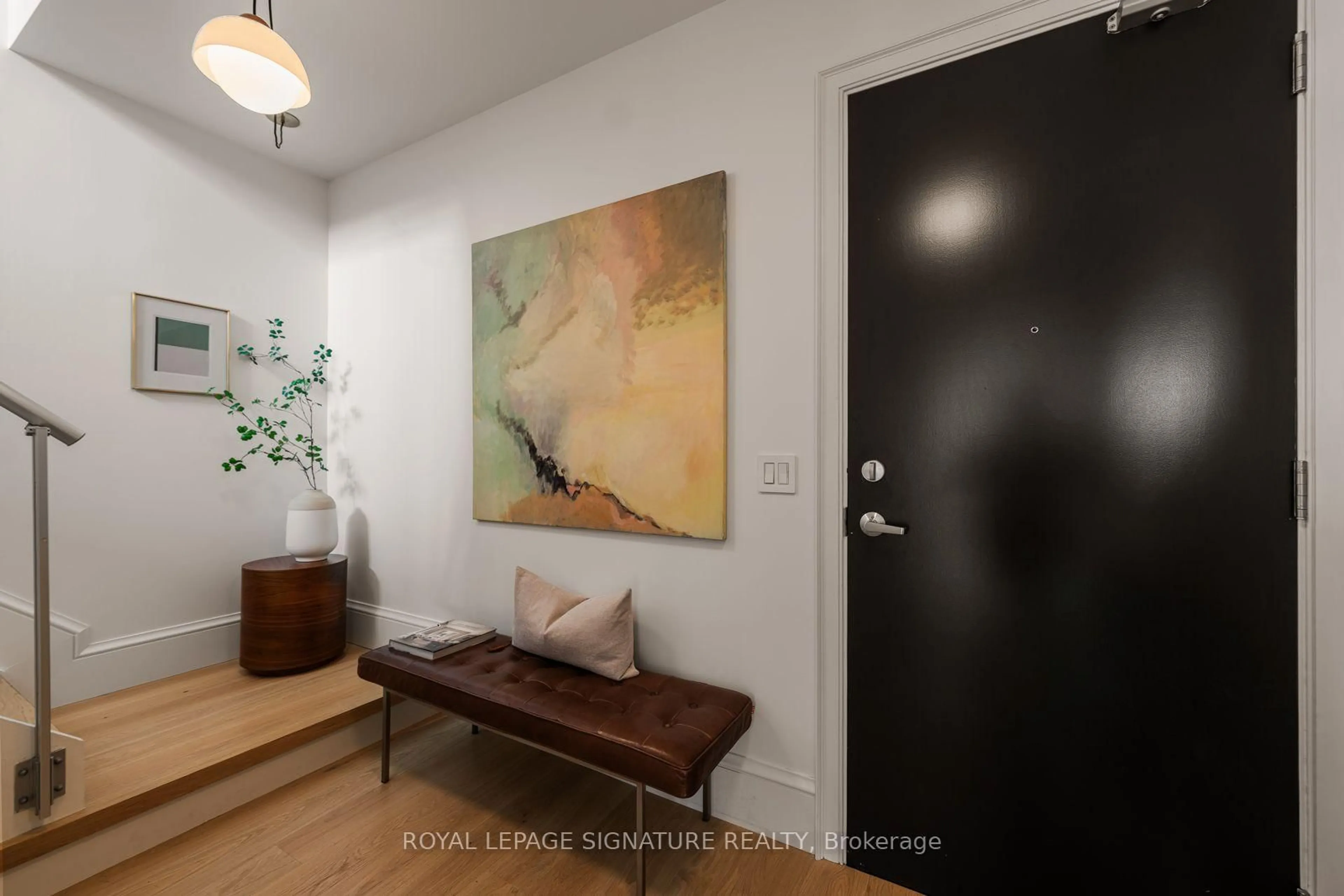 Indoor entryway for 333 Adelaide St #1411, Toronto Ontario M5A 4T4