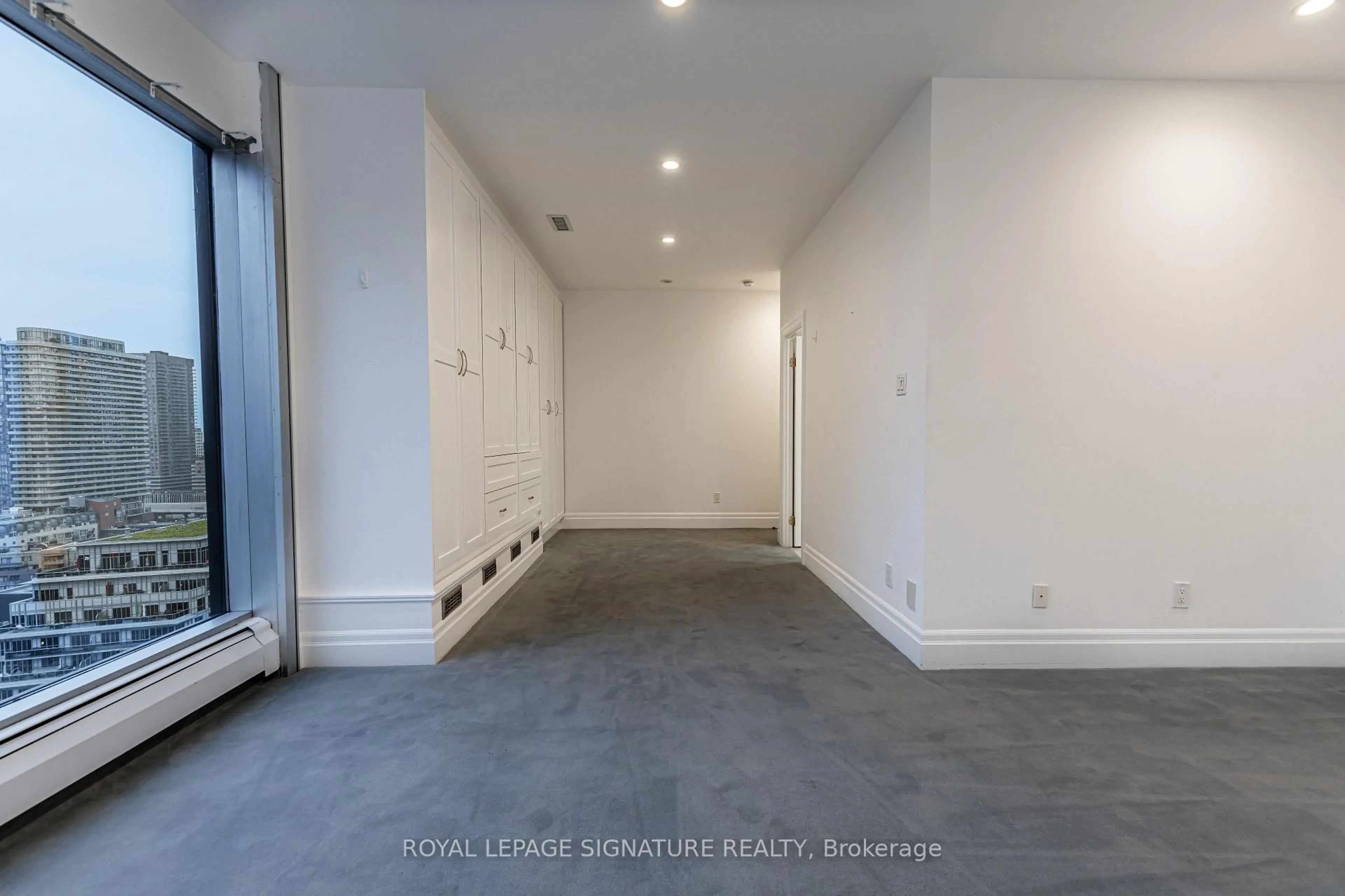 Unknown for 30 Wellington St #2202, Toronto Ontario M5E 1S3