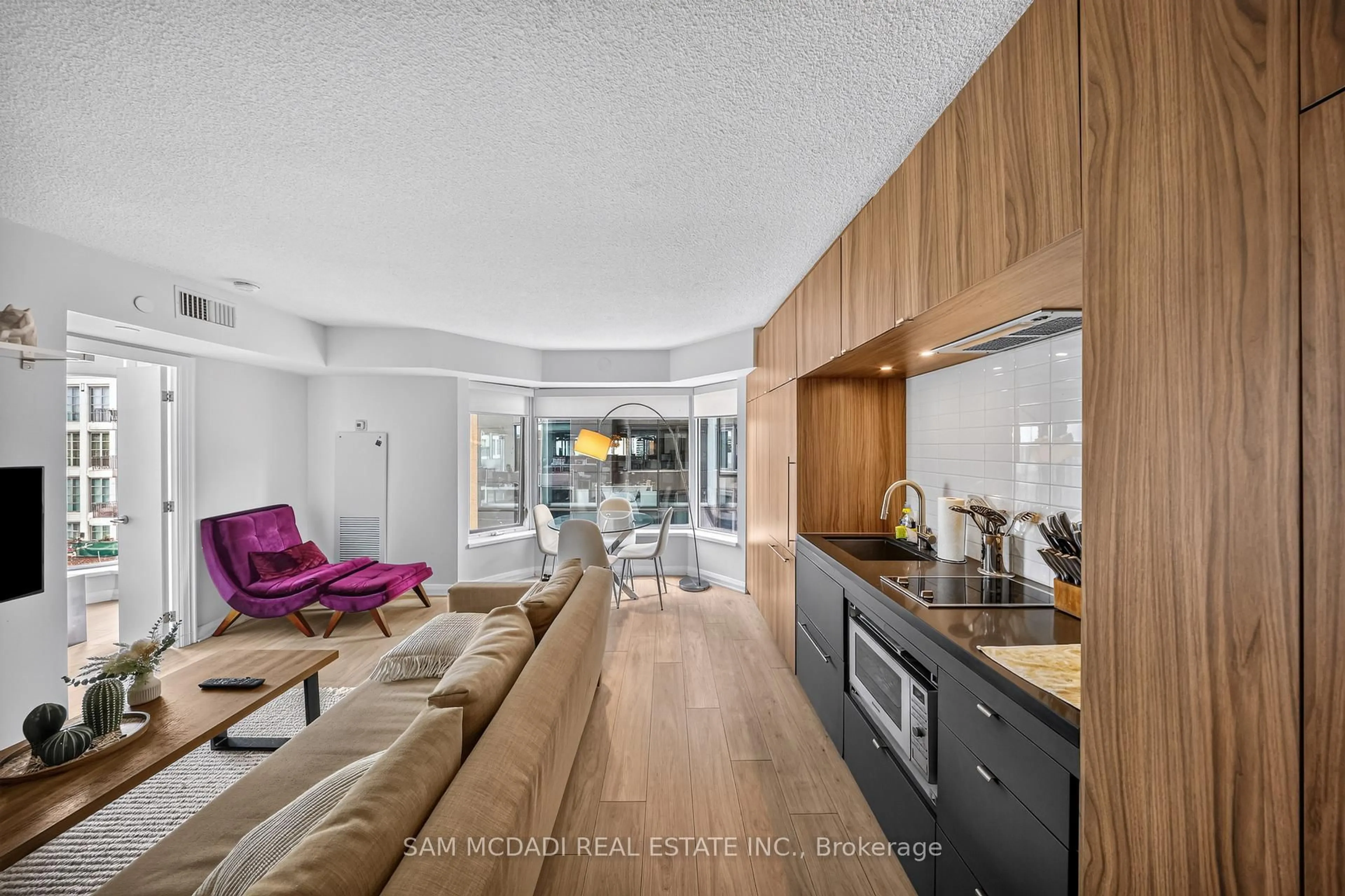 Open concept kitchen, unknown for 155 Yorkville Ave #704, Toronto Ontario M5R 0B4