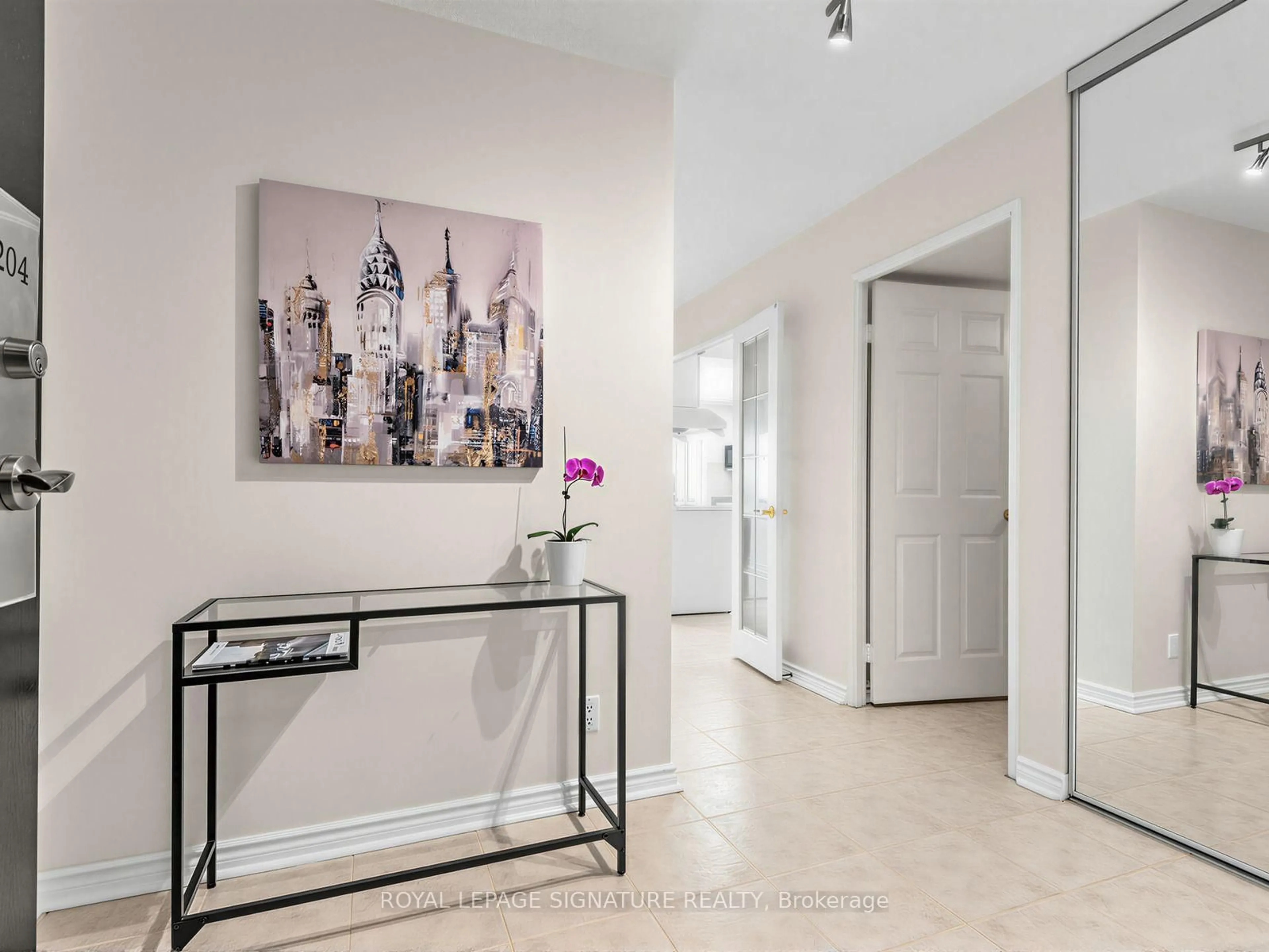 Indoor entryway for 205 Wynford Dr #2204, Toronto Ontario M3C 3P4