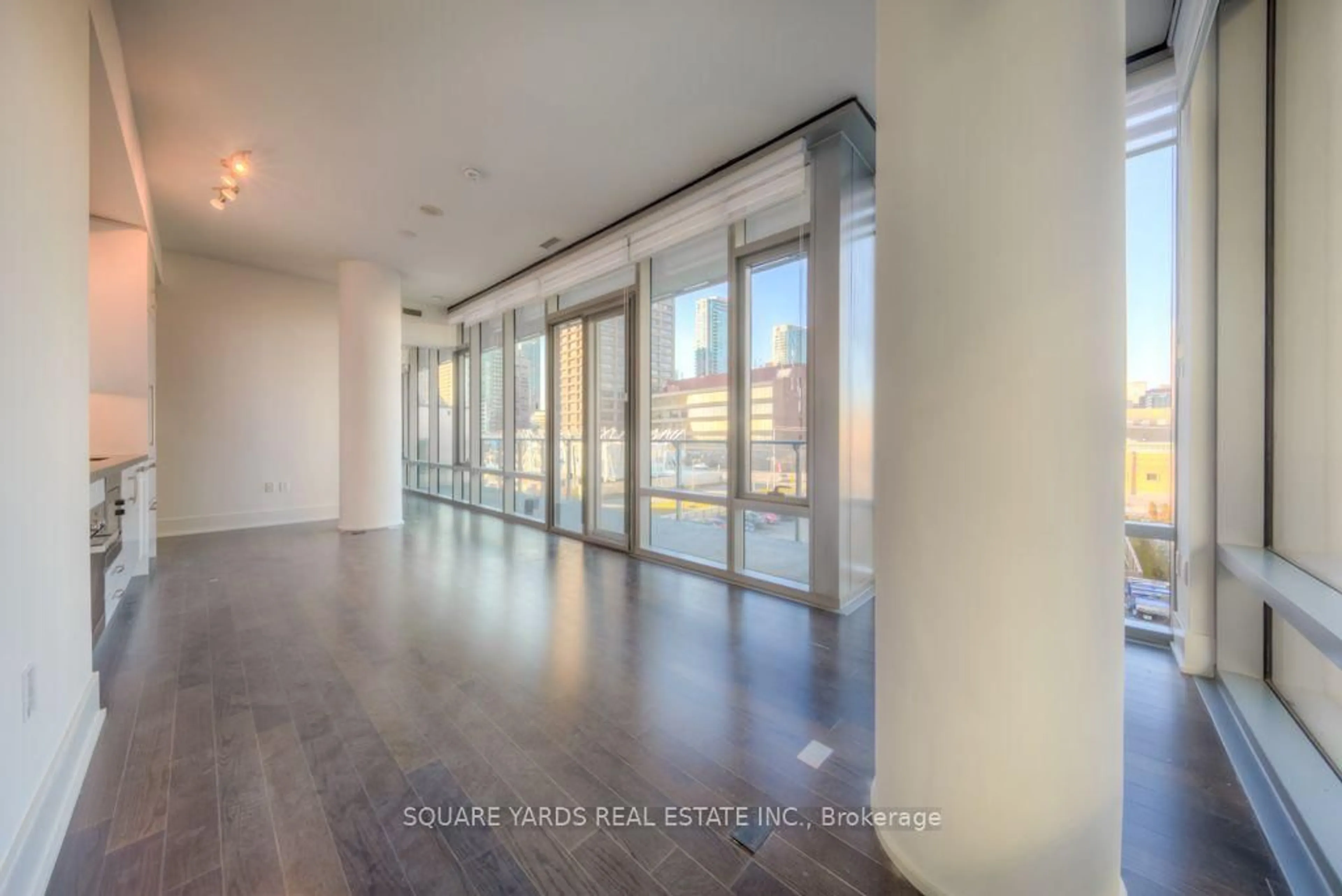 Indoor foyer for 39 Queens Quay #302, Toronto Ontario M5E 0A5