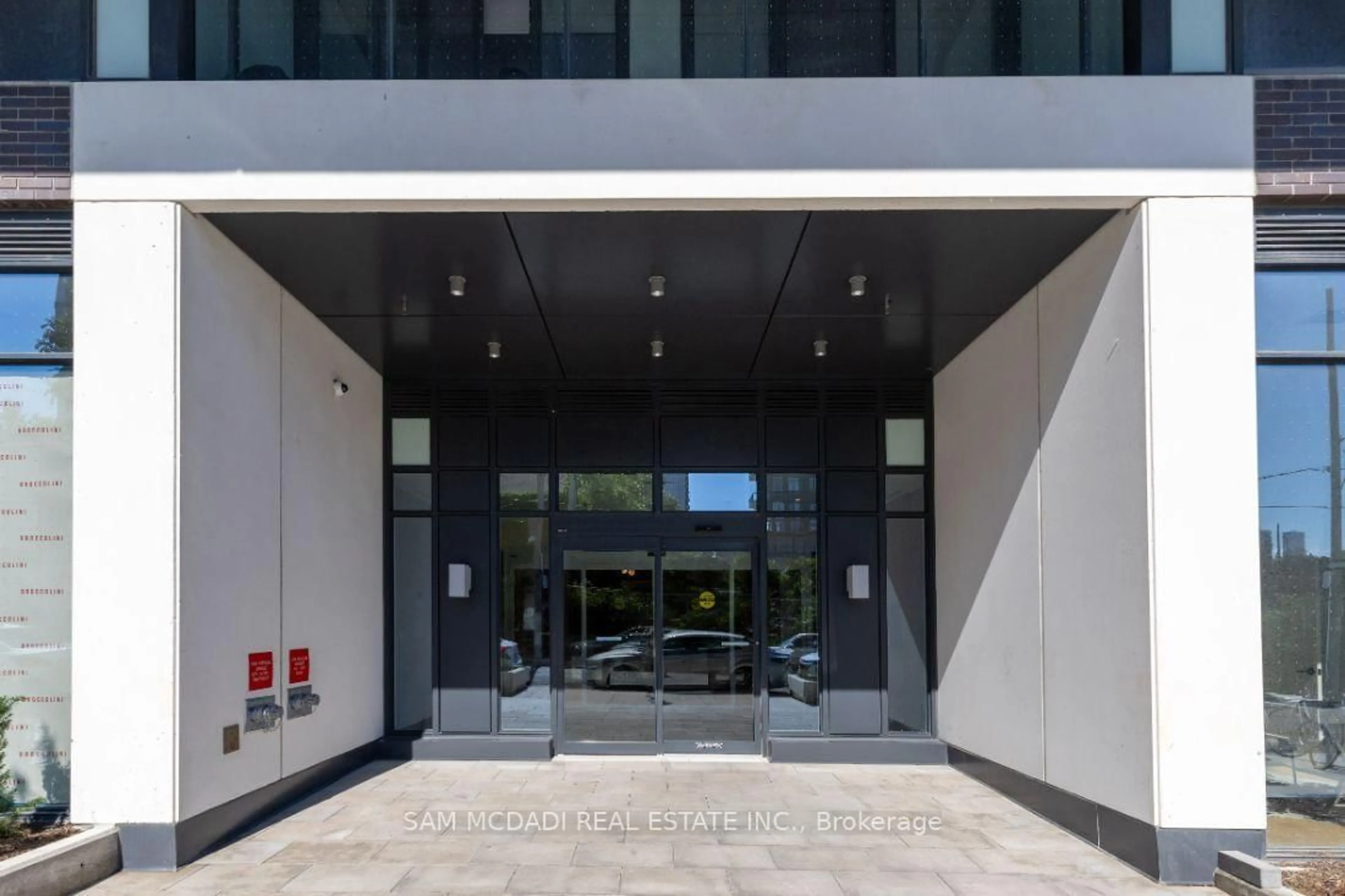 Indoor foyer for 5 Defries St #801, Toronto Ontario M5A 0W7